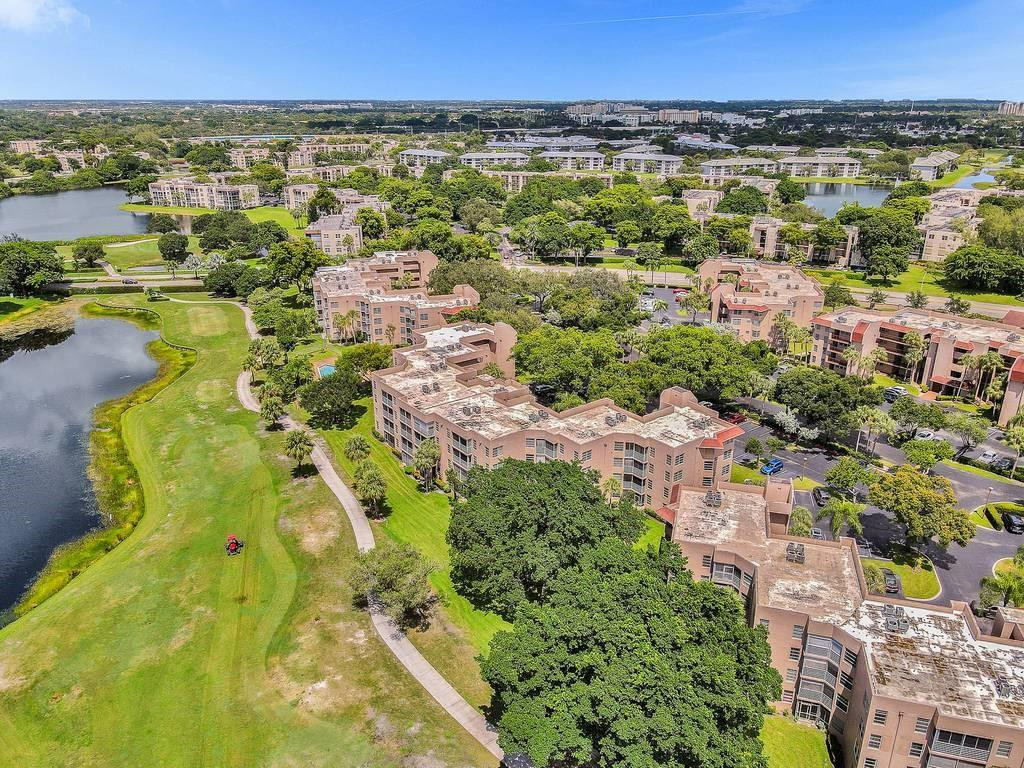 Foto de propiedad en 1831 Sabal Palm Drive 202, Davie, FL 33324 Davie con MLS# 