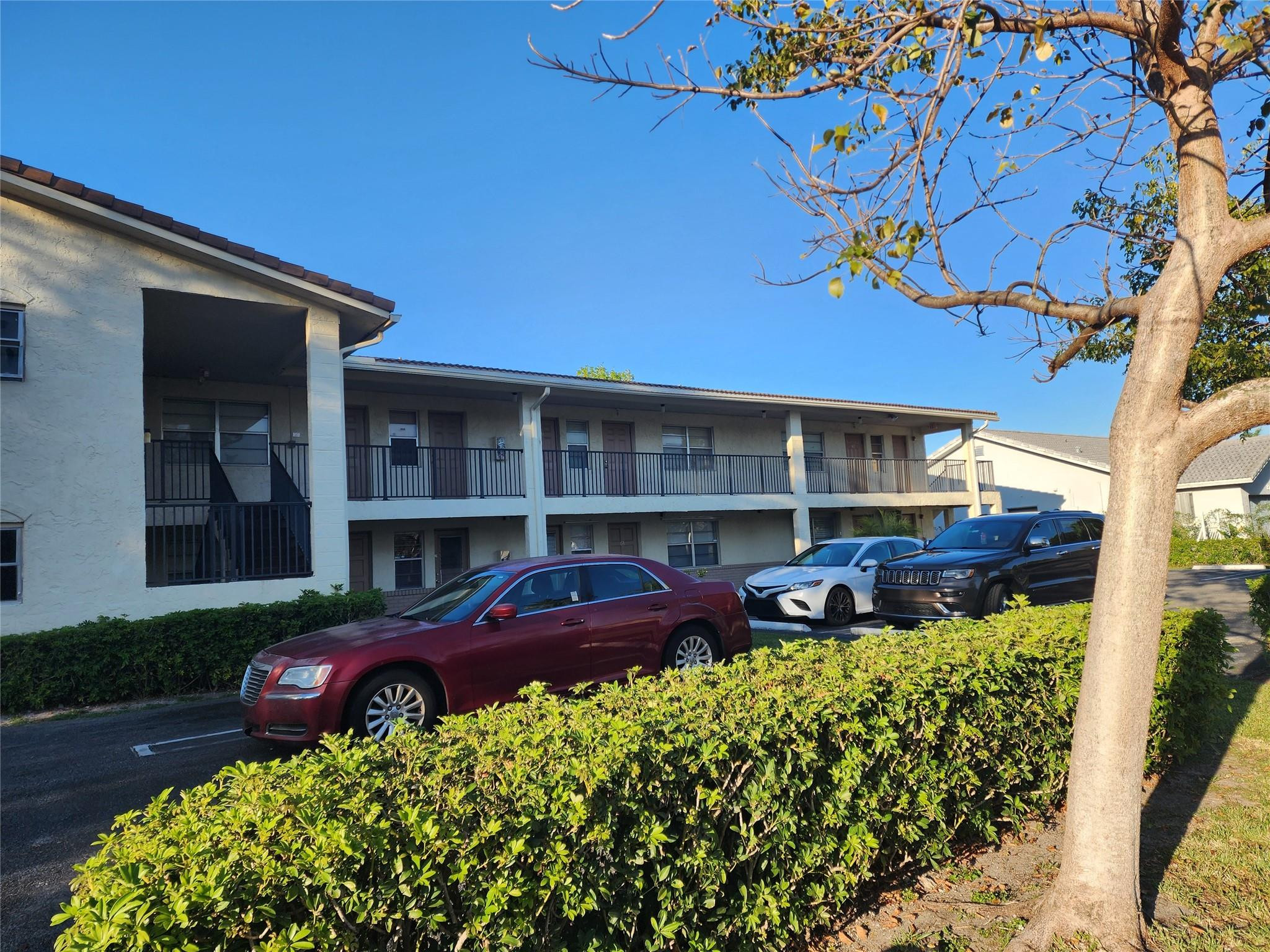 Foto de propiedad en 8705 NW 38th Drive 7b, Coral Springs, FL 33065 Coral Springs con MLS# 
