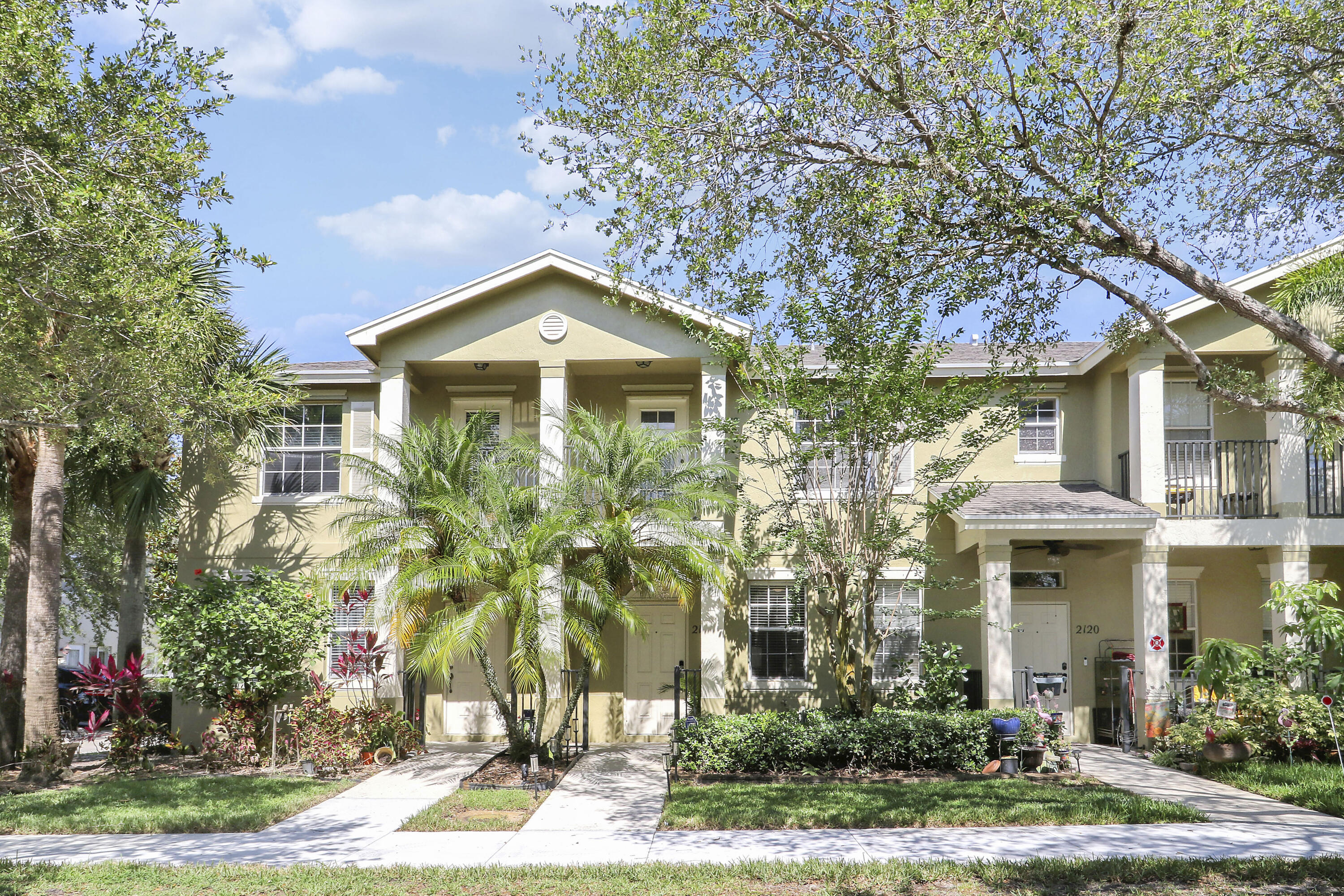 Foto de propiedad en 2122 SE Grand Drive, Port St. Lucie, FL 34952 Port St. Lucie con MLS# 