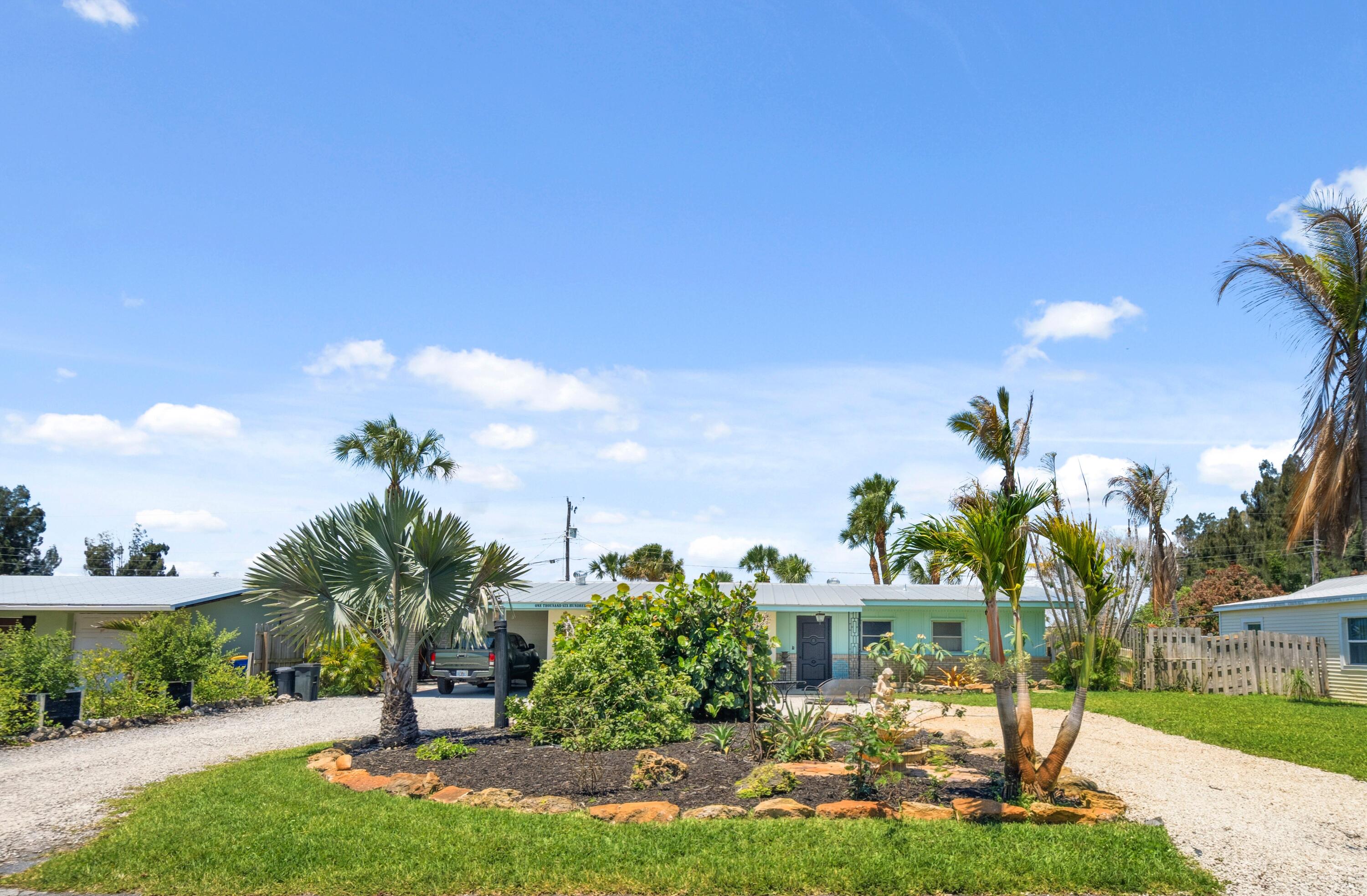 Foto de propiedad en 1644 NE Arch Avenue, Jensen Beach, FL 34957 Jensen Beach con MLS# 