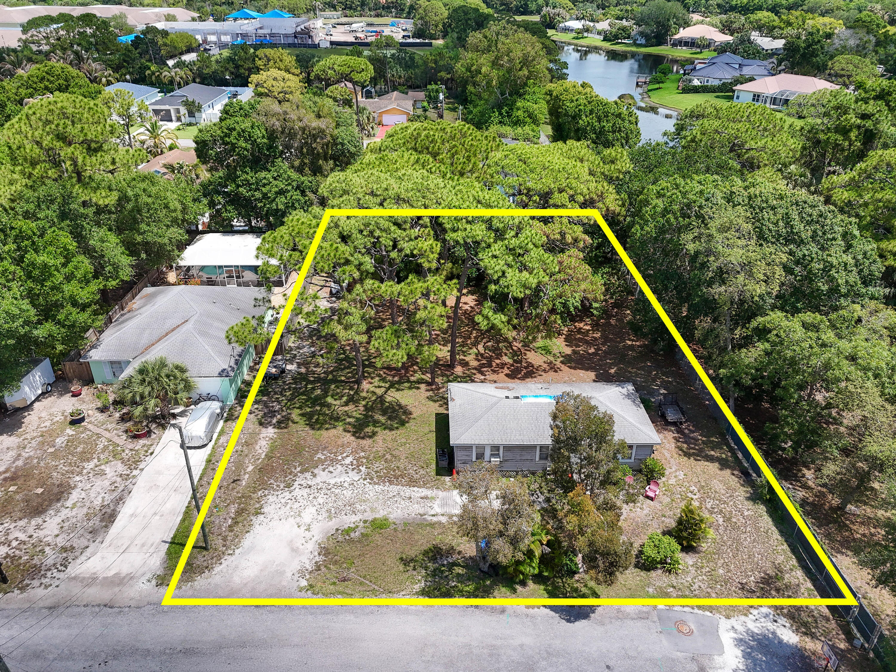 Foto de propiedad en 6761 Palm Garden Street, Jupiter, FL 33458 Jupiter con MLS# 