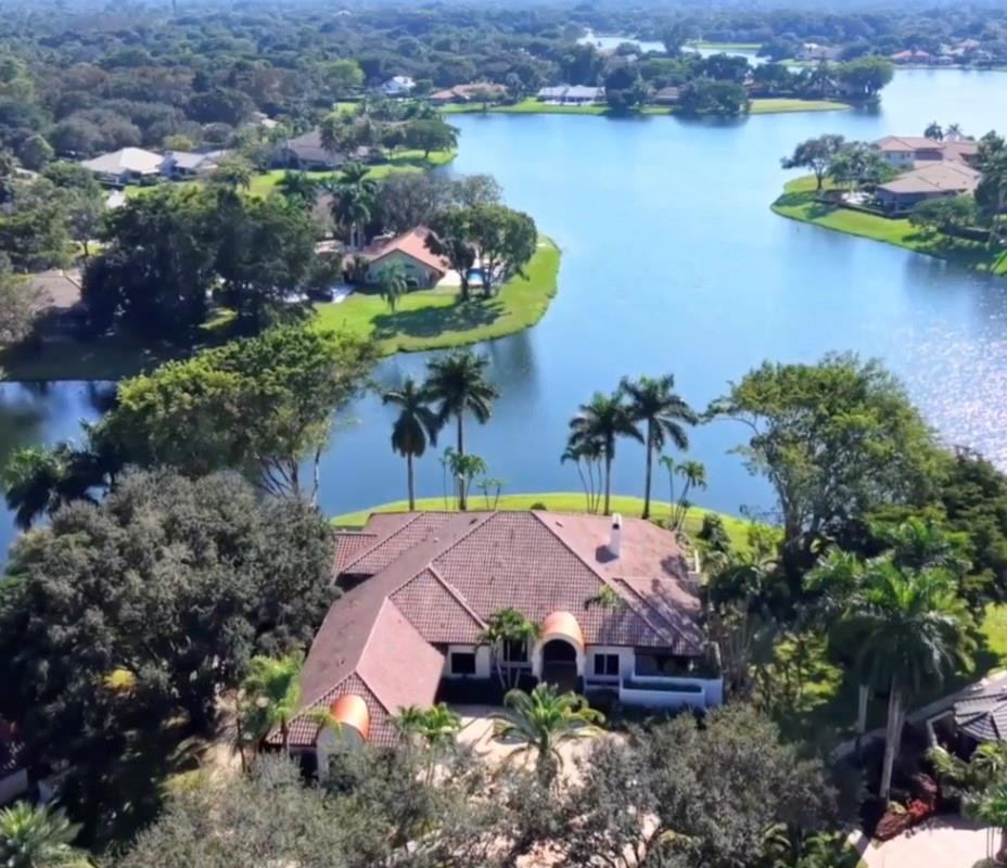 Foto de propiedad en 7600 Hyannis Lane, Parkland, FL 33067 Parkland con MLS# 