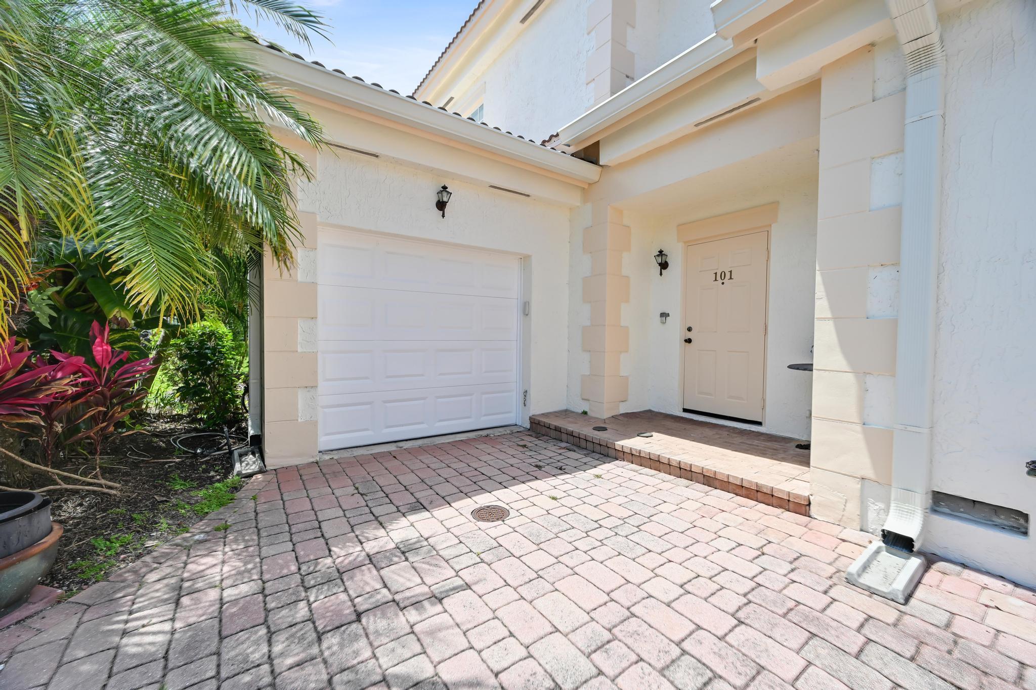 Foto de propiedad en 568 7th Square, Vero Beach, FL 32962 Vero Beach con MLS# 