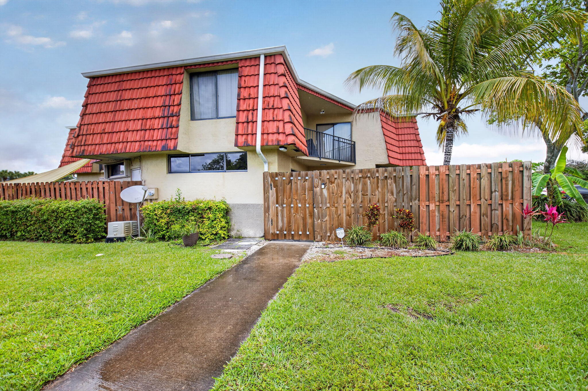 Foto de propiedad en 8385 Trent Court D, Boca Raton, FL 33433 Boca Raton con MLS# 