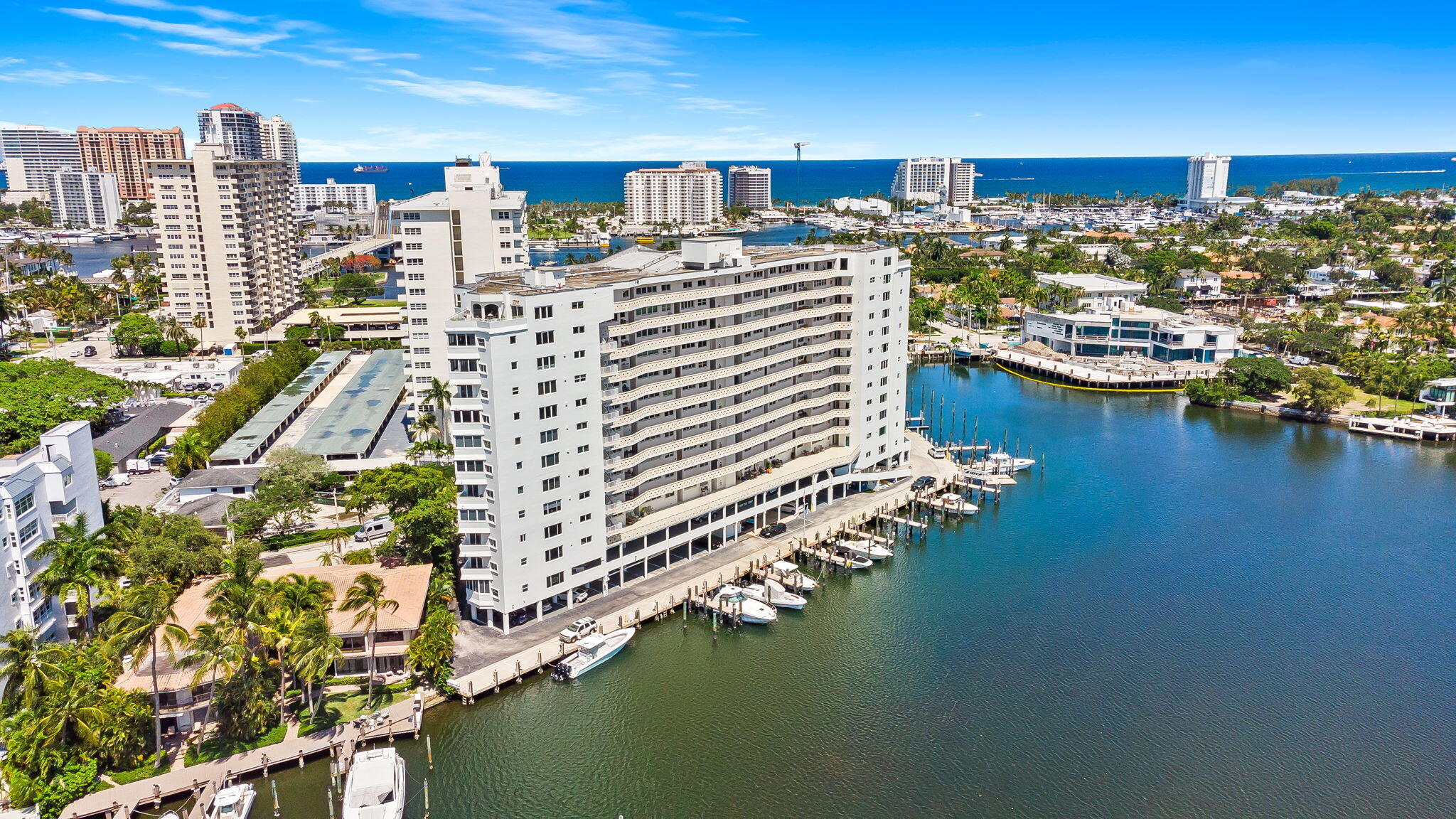 Foto de propiedad en 333 Sunset Drive Apt 1008, Fort Lauderdale, FL 33301 Fort Lauderdale con MLS# 