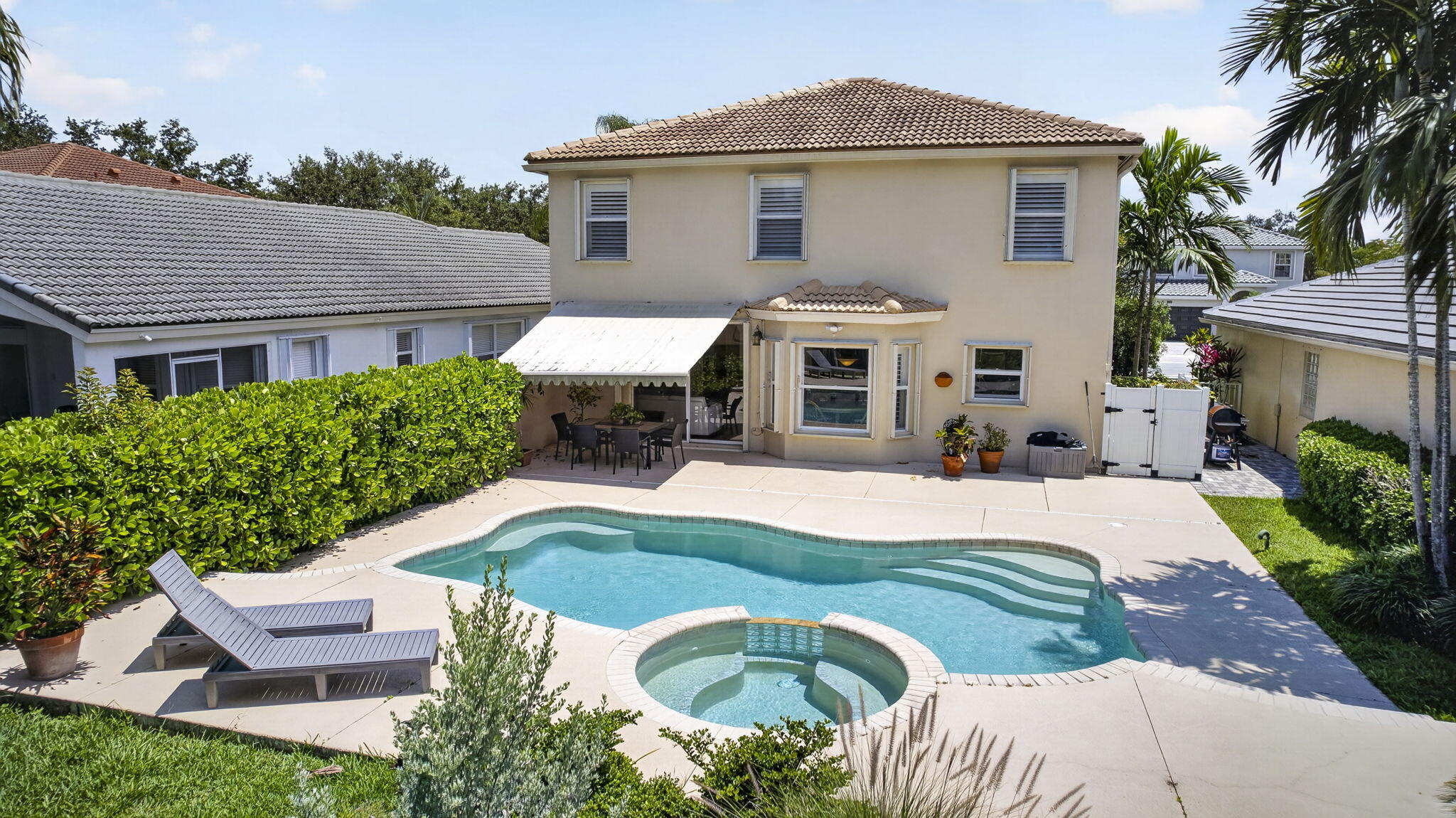 Foto de propiedad en 4017 Bluff Harbor Way, Wellington, FL 33449 Wellington con MLS# 