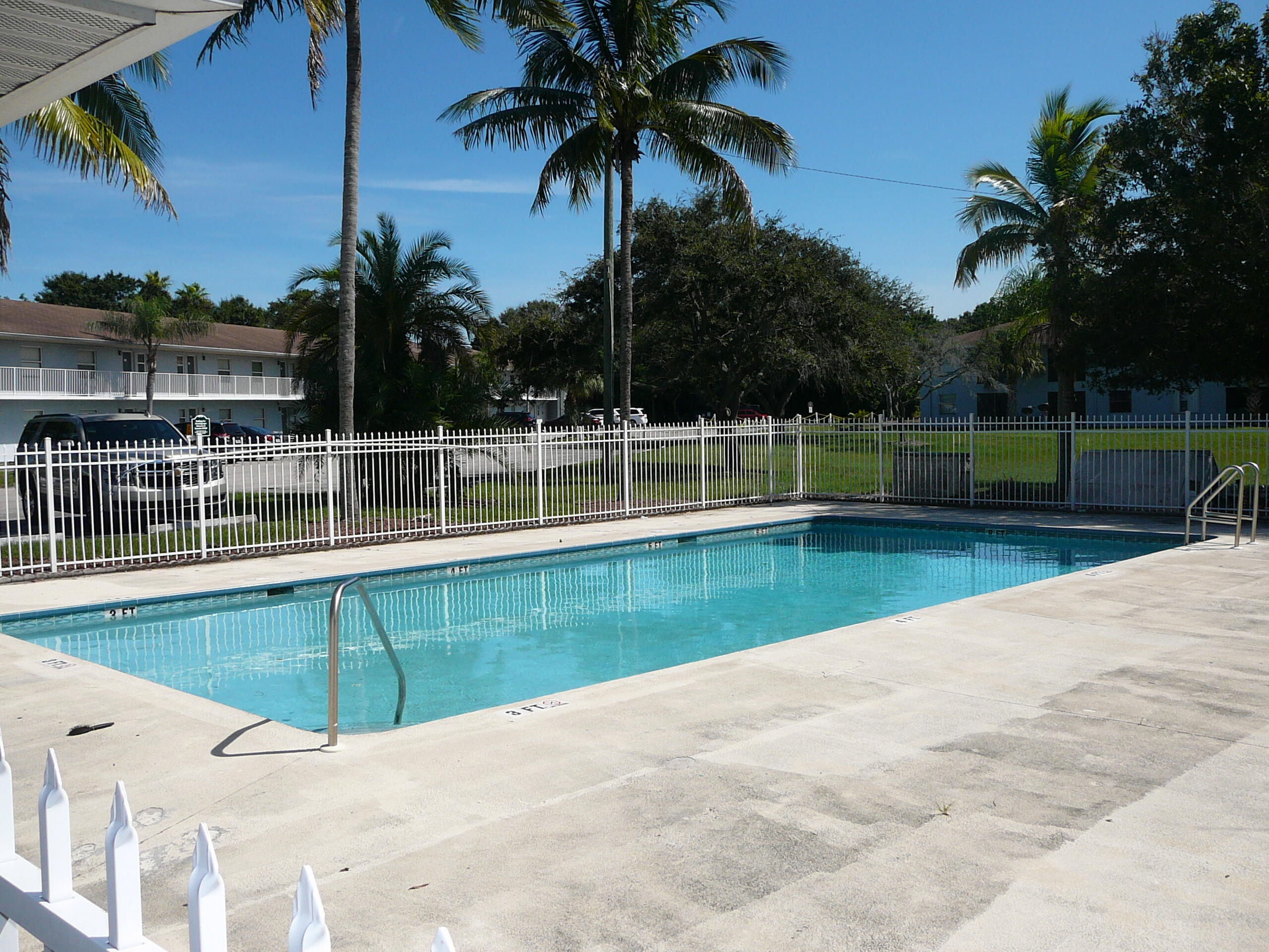 Foto de propiedad en 617 Ixoria Avenue, Fort Pierce, FL 34982 Fort Pierce con MLS# 