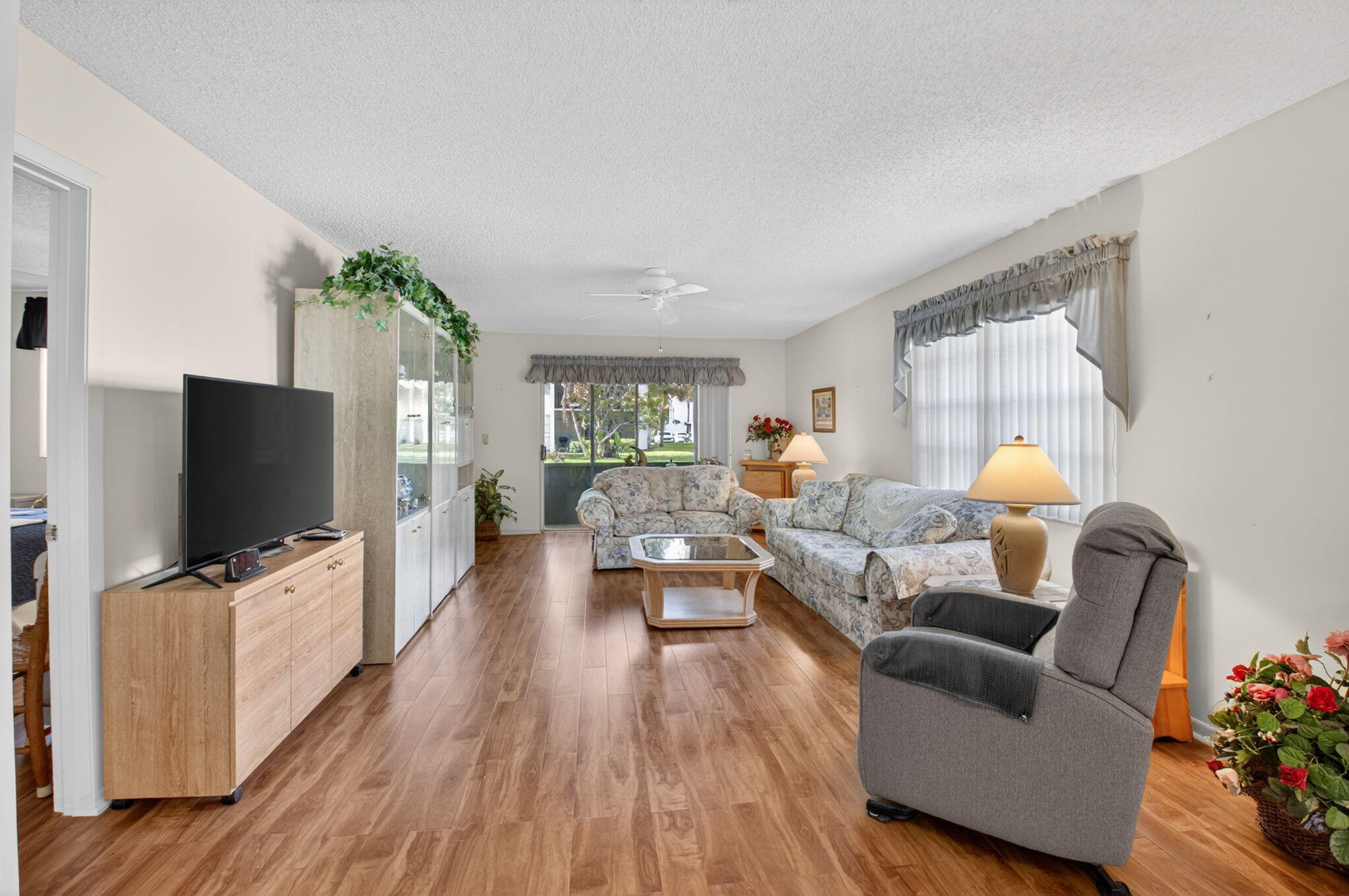 Foto de propiedad en 2935 SW 22nd Avenue 108, Delray Beach, FL 33445 Delray Beach con MLS# 