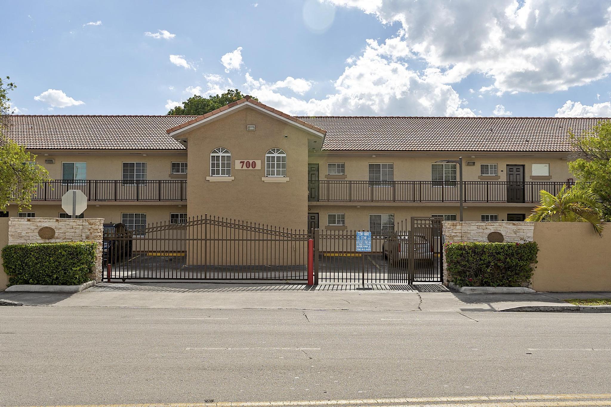 Vendido 700 SE 9th Court 206, Hialeah, FL 33010, Hialeah, FL 33010