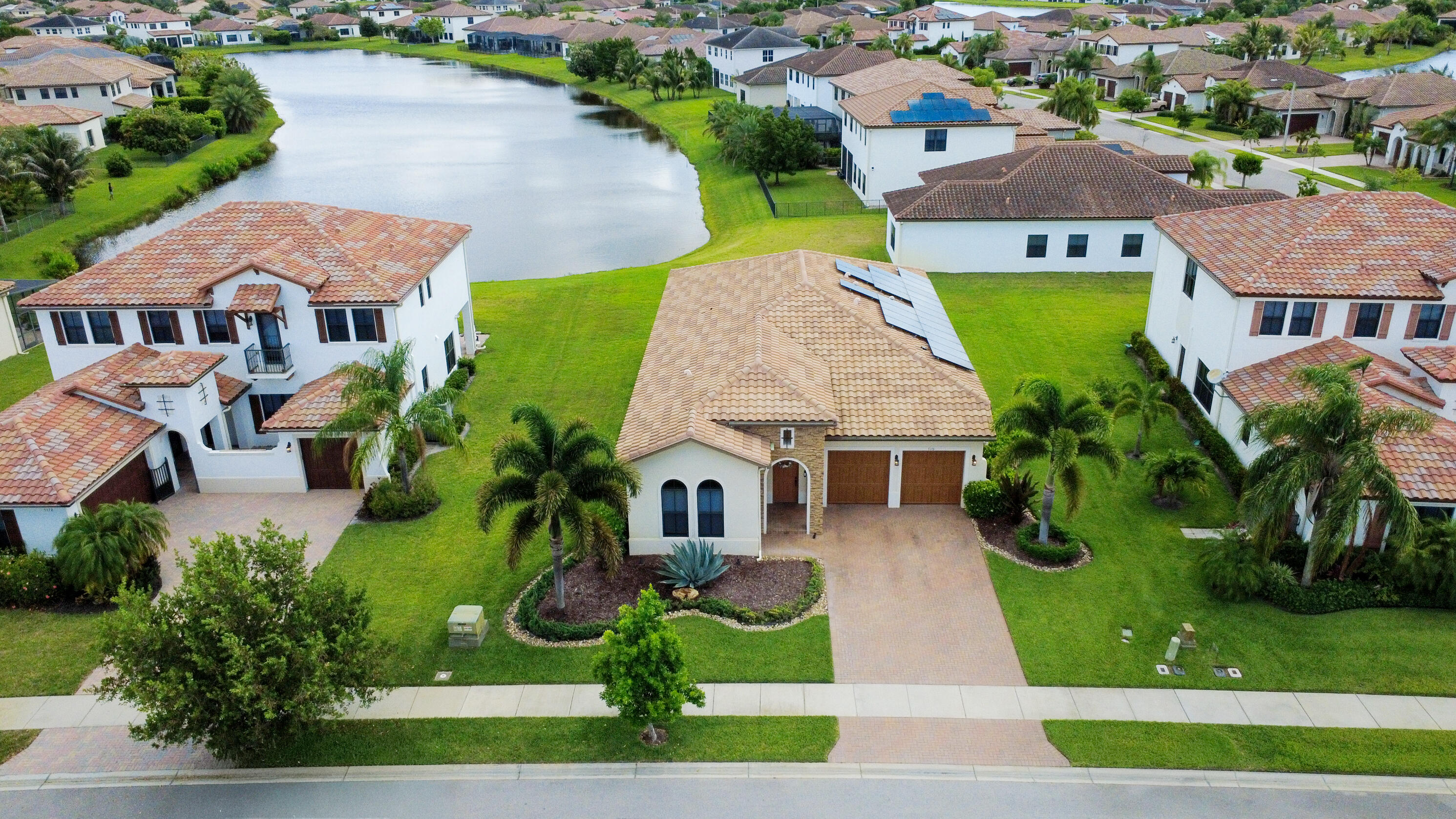 Foto de propiedad en 5176 Vizcaya Street, Ave Maria, FL 34142 Ave Maria con MLS# 