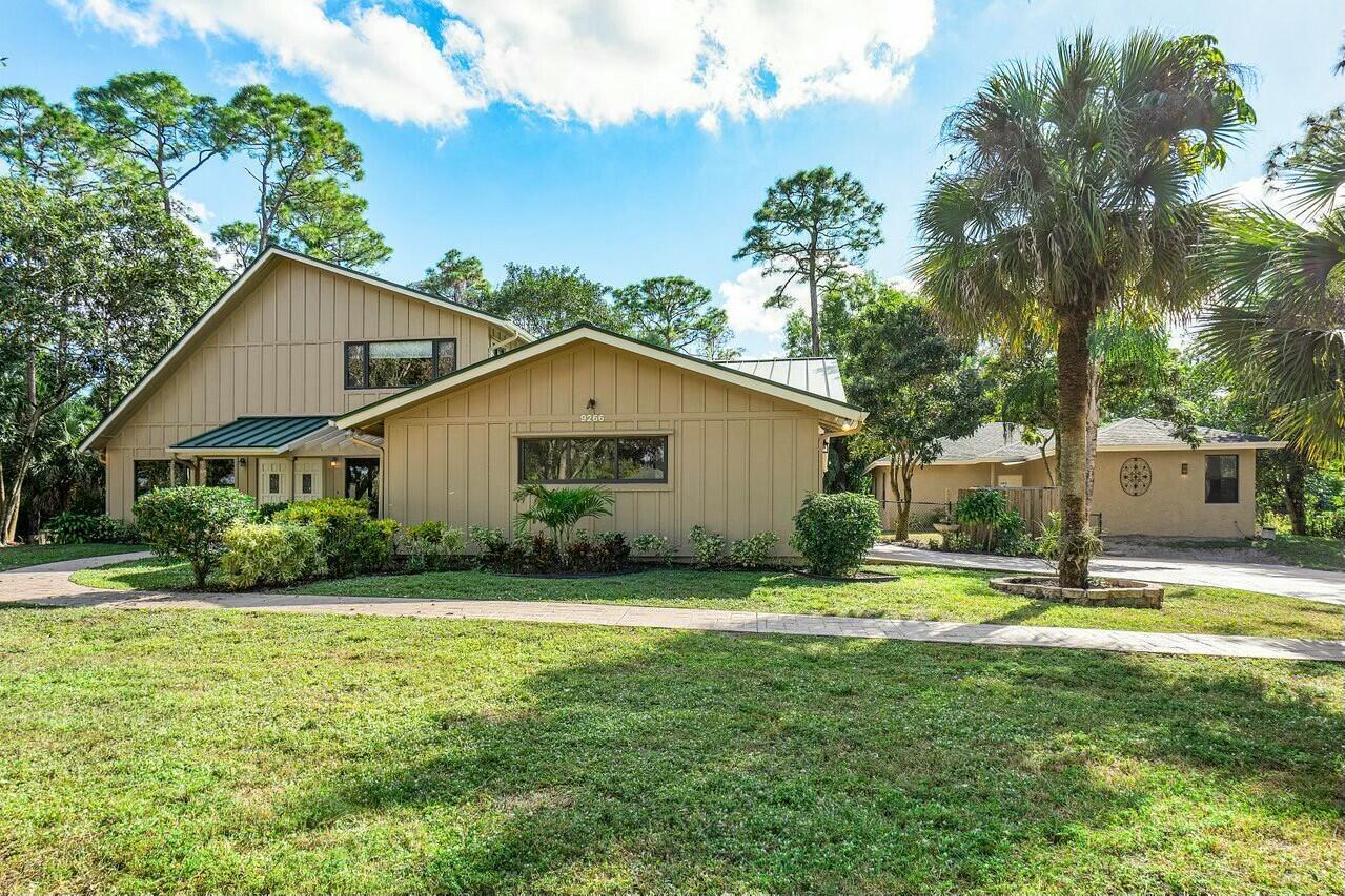 Foto de propiedad en 9266 Pinion Drive, Lake Worth, FL 33467 Lake Worth con MLS# 