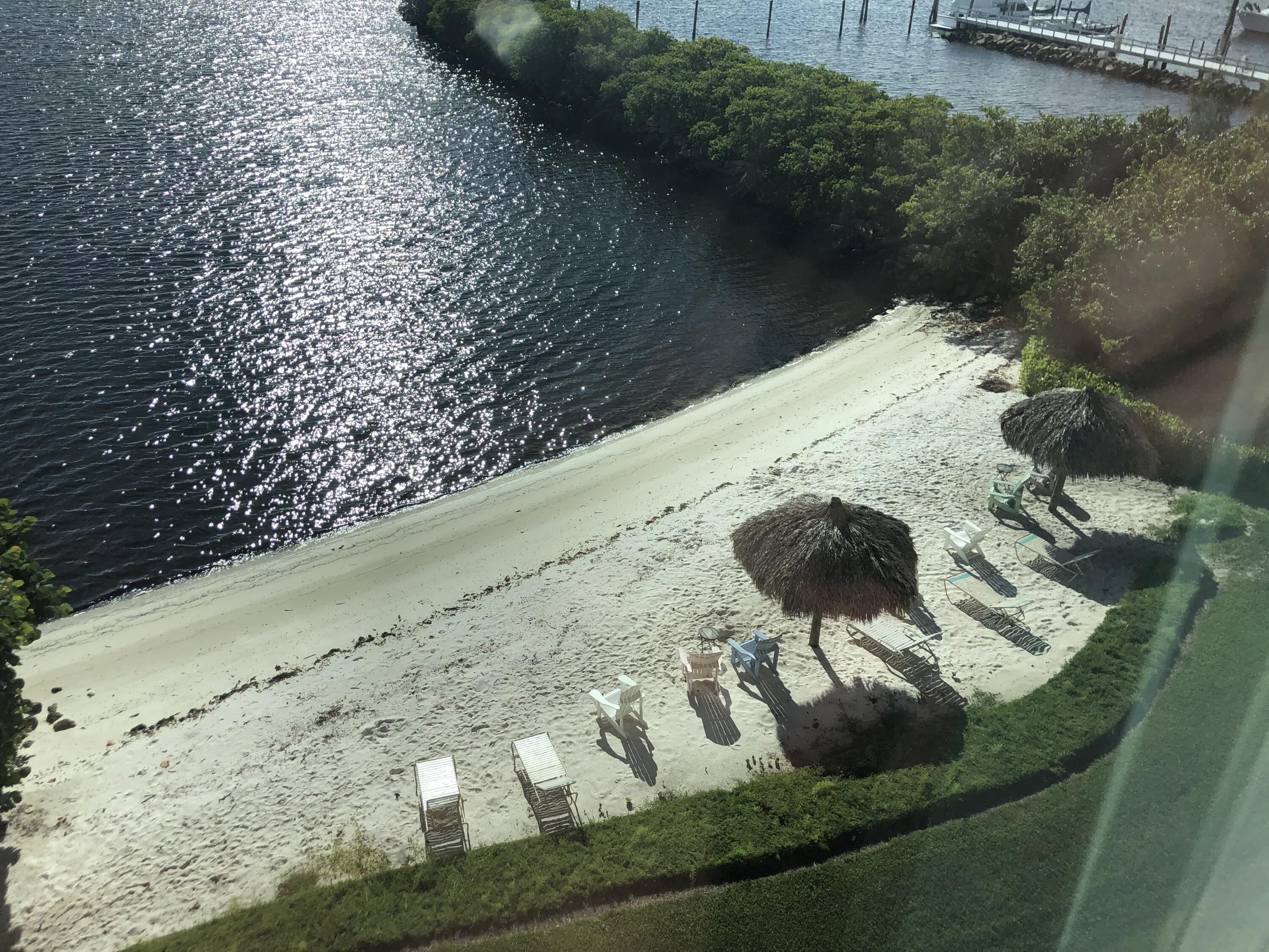 Foto de propiedad en 400 Scotia Drive 103, Hypoluxo, FL 33462 Hypoluxo con MLS# 