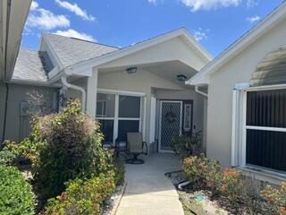Foto de propiedad en 1142 NW Lombardy Drive, Port St. Lucie, FL 34986 Port St. Lucie con MLS# 