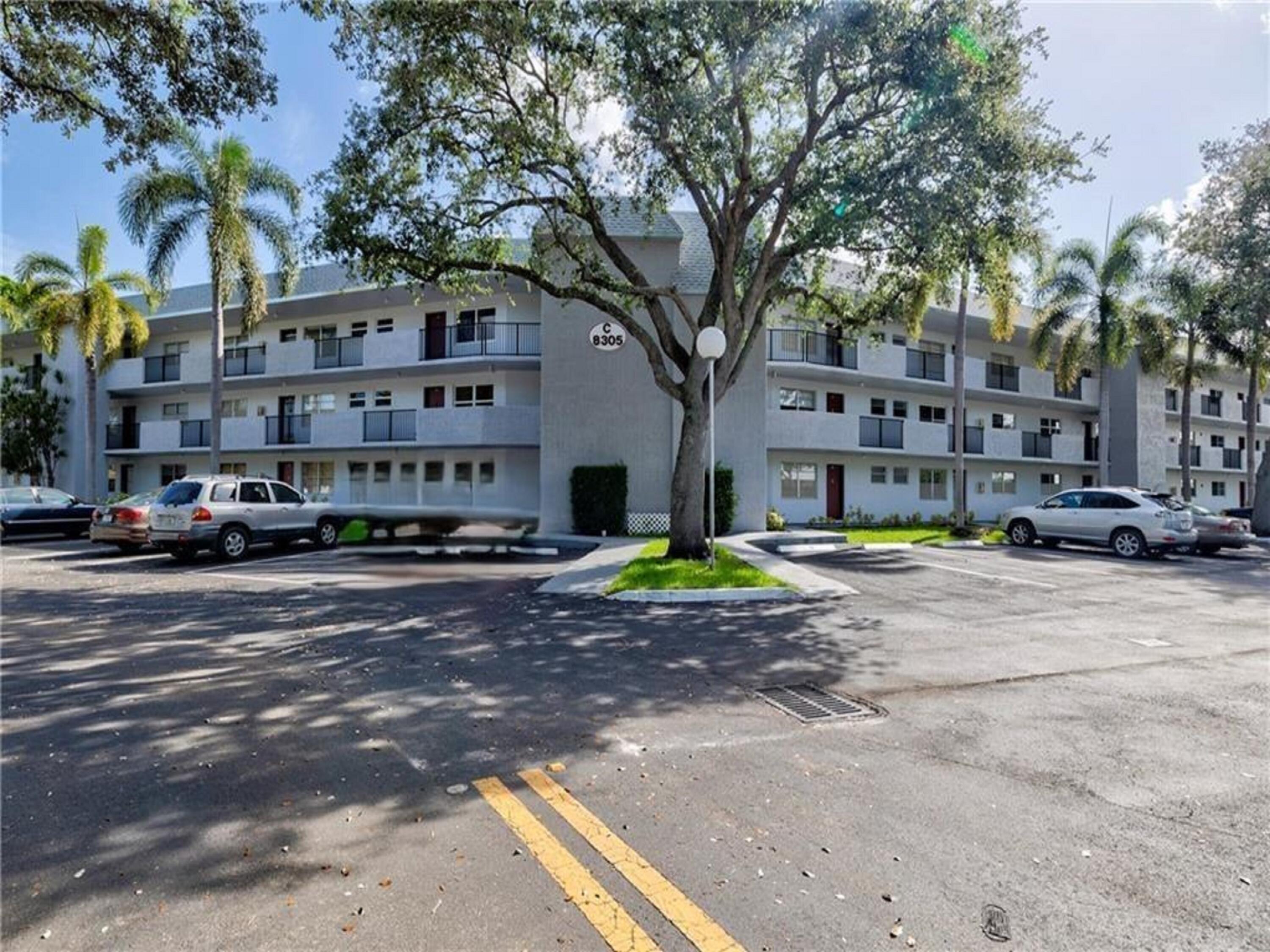 Foto de propiedad en 8305 NW 61st Street C209, Tamarac, FL 33321 Tamarac con MLS# 