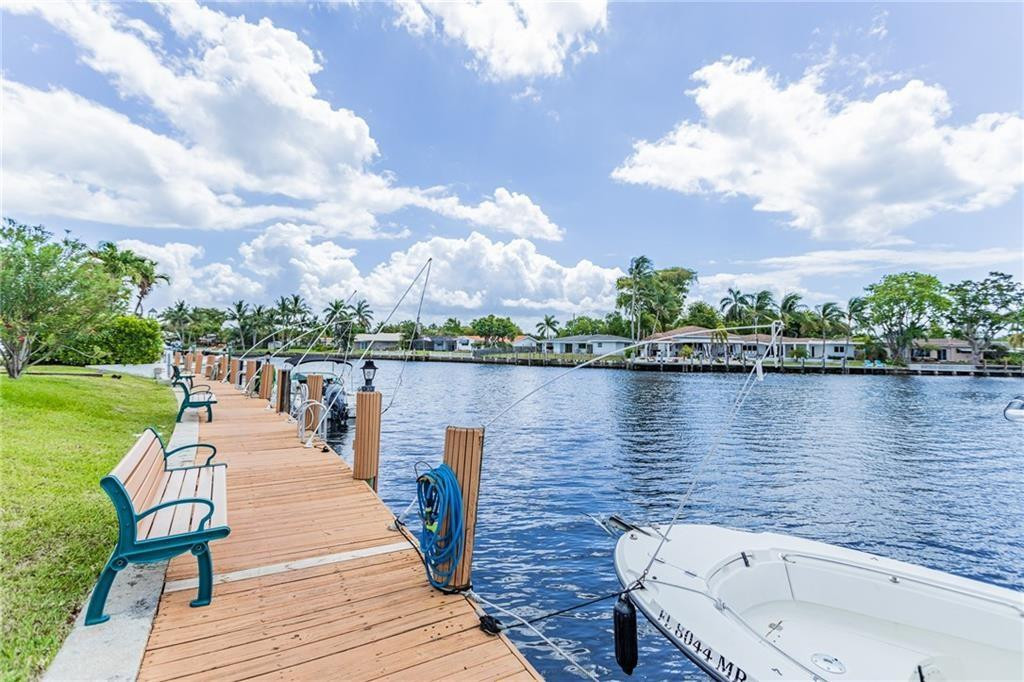 Foto de propiedad en 130 Cypress Club Drive Apt 323, Pompano Beach, FL 33060 Pompano Beach con MLS# 