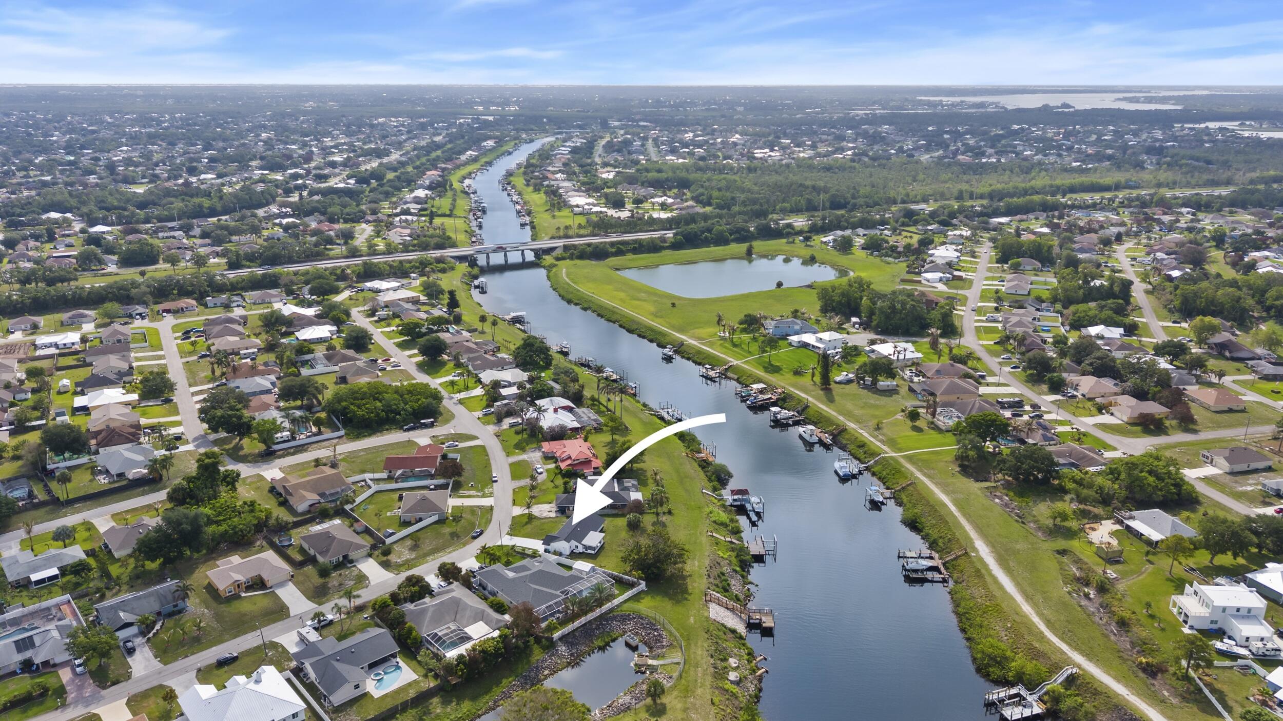 Foto de propiedad en 2674 SW Monterrey Lane, Port St. Lucie, FL 34953 Port St. Lucie con MLS# 