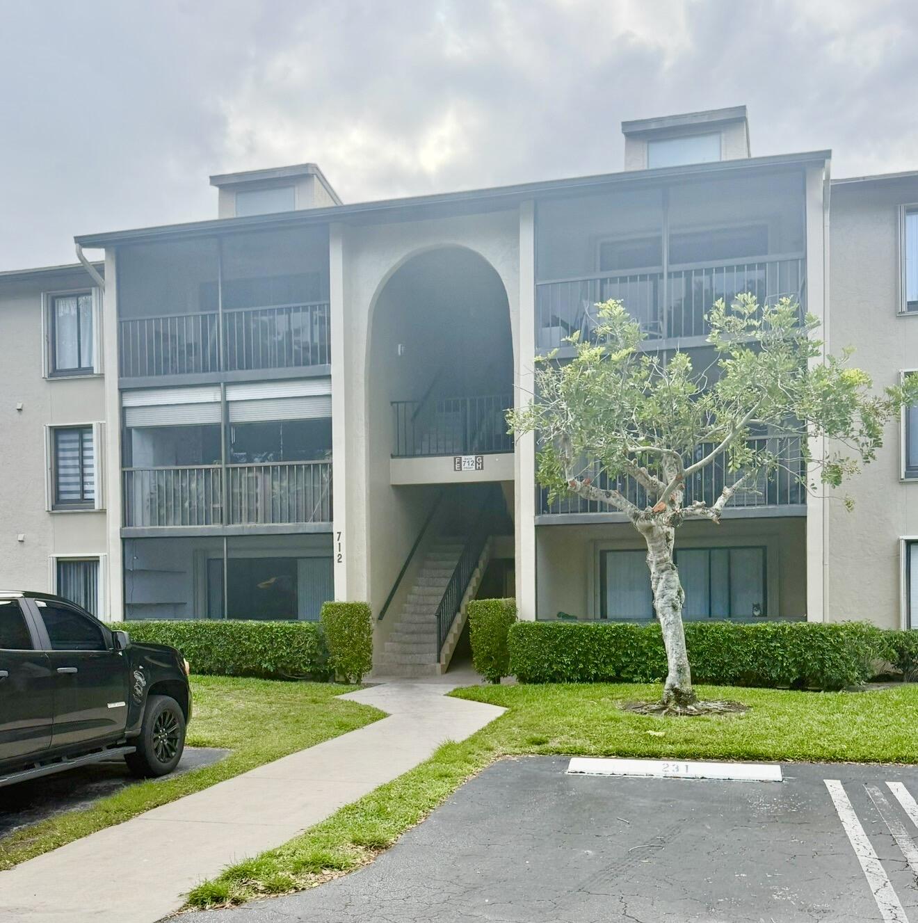 Foto de propiedad en 712 Sunny Pine Way E3, Greenacres, FL 33415 Greenacres con MLS# 