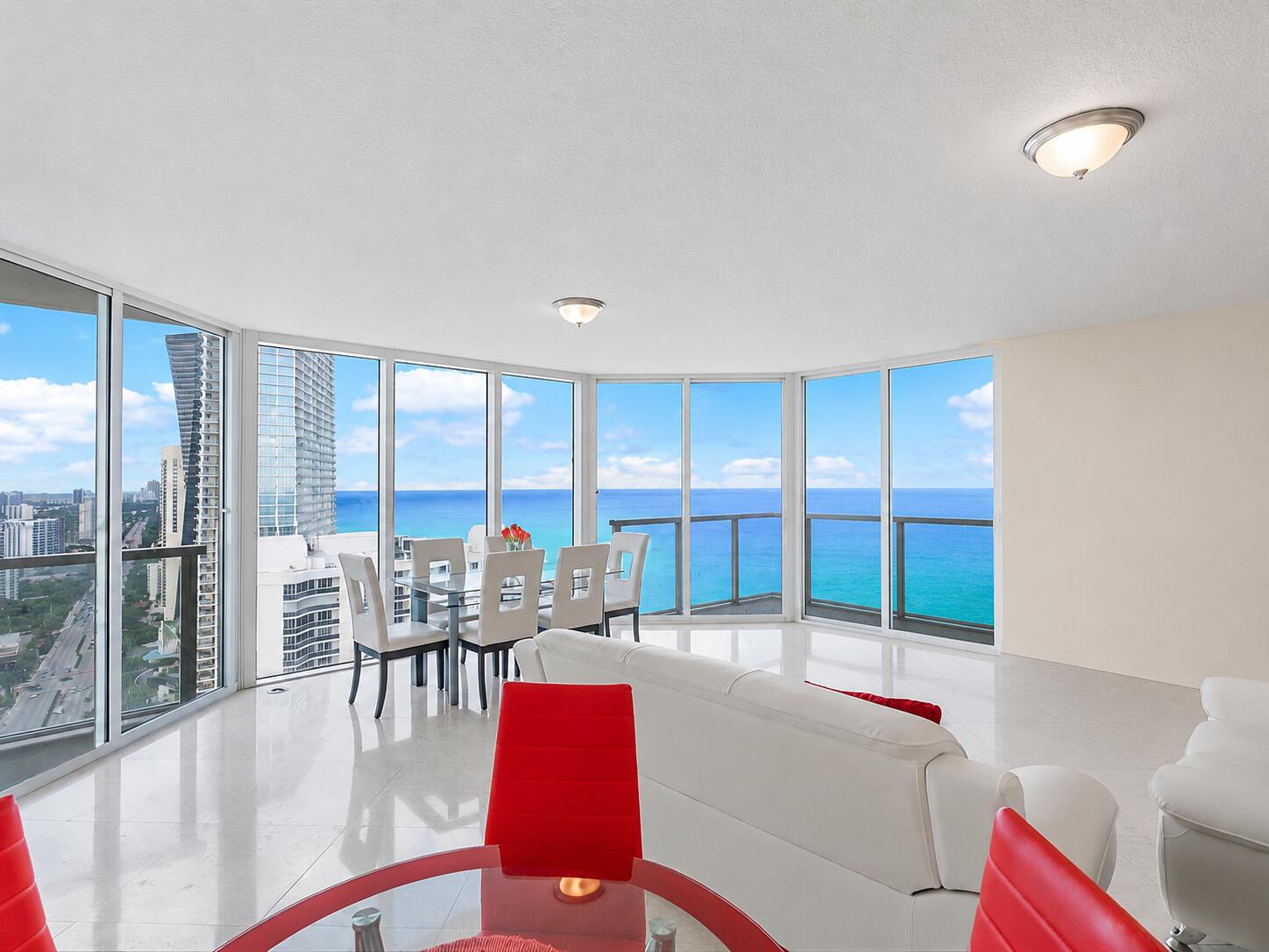 Foto de propiedad en 16699 Collins Avenue 3407, Sunny Isles Beach, FL 33160 Sunny Isles Beach con MLS# 