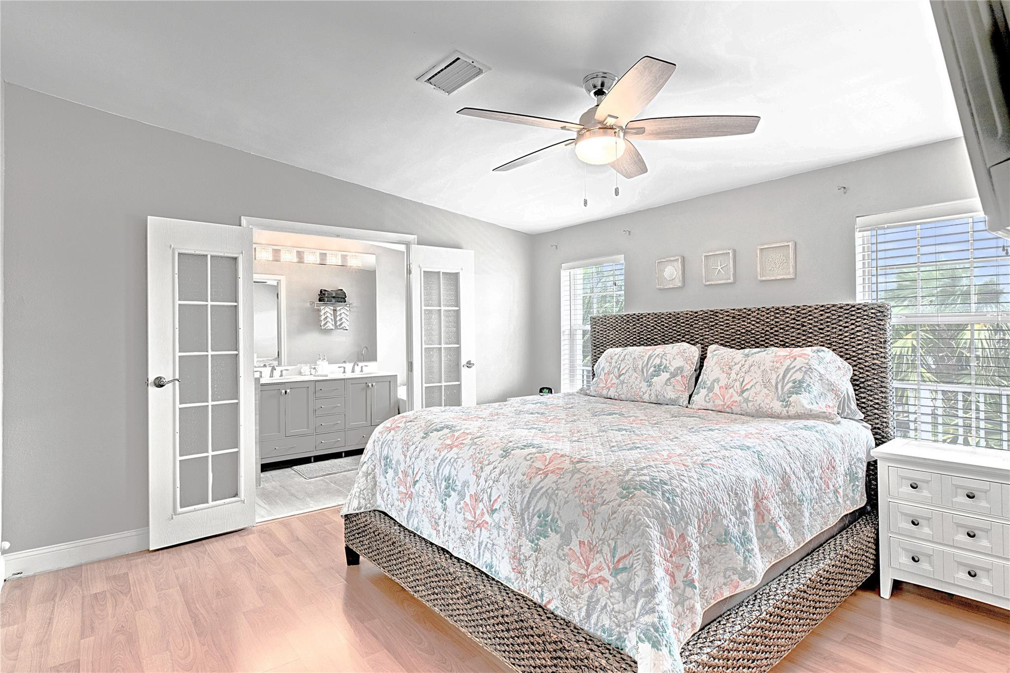 Foto de propiedad en 915 80th Street, Marathon, FL 33050 Marathon con MLS# 