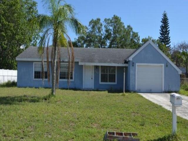 Foto de propiedad en 649 SW Everett Court, Port St. Lucie, FL 34953 Port St. Lucie con MLS# 