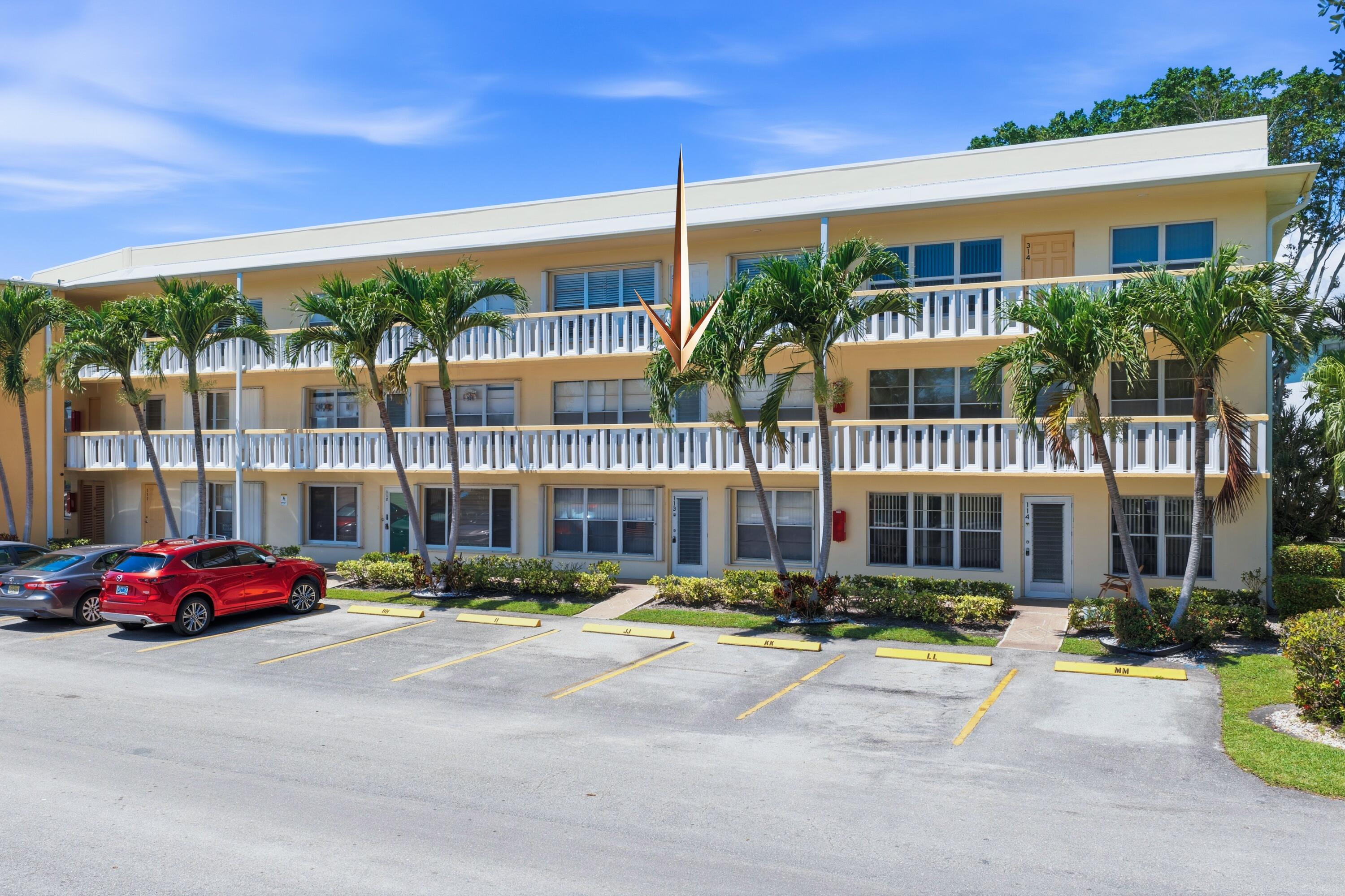 Foto de propiedad en 213 Wellington E, West Palm Beach, FL 33417 West Palm Beach con MLS# 