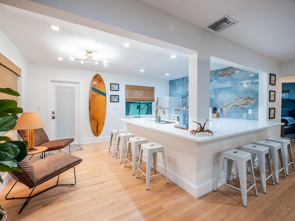 Foto de propiedad en 418 N Palmway, Lake Worth Beach, FL 33460 Lake Worth Beach con MLS# 