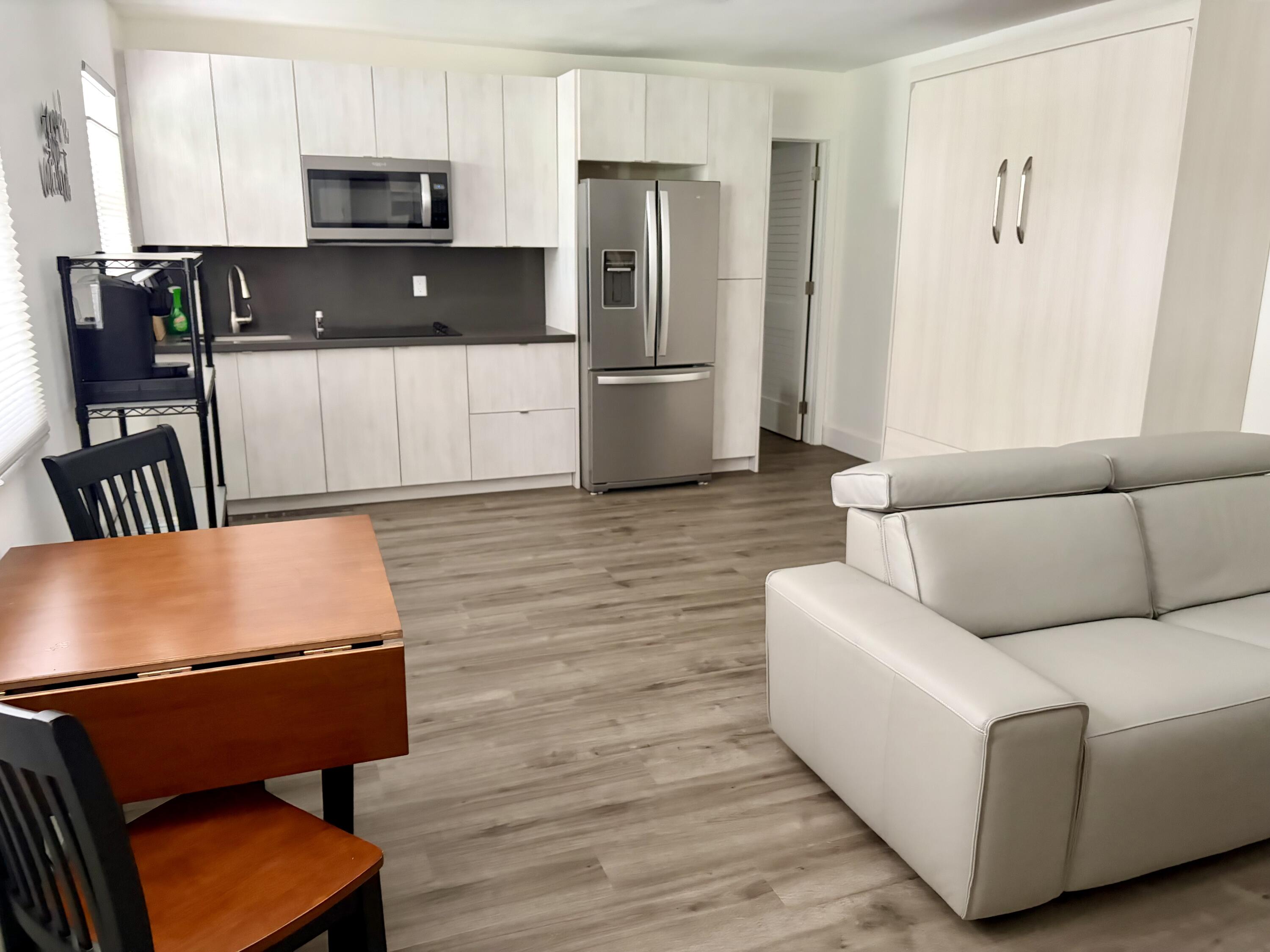 Foto de propiedad en 1480 S Ocean Boulevard 111, Lauderdale-By-The-Sea, FL 33062 Lauderdale-By-The-Sea con MLS# 