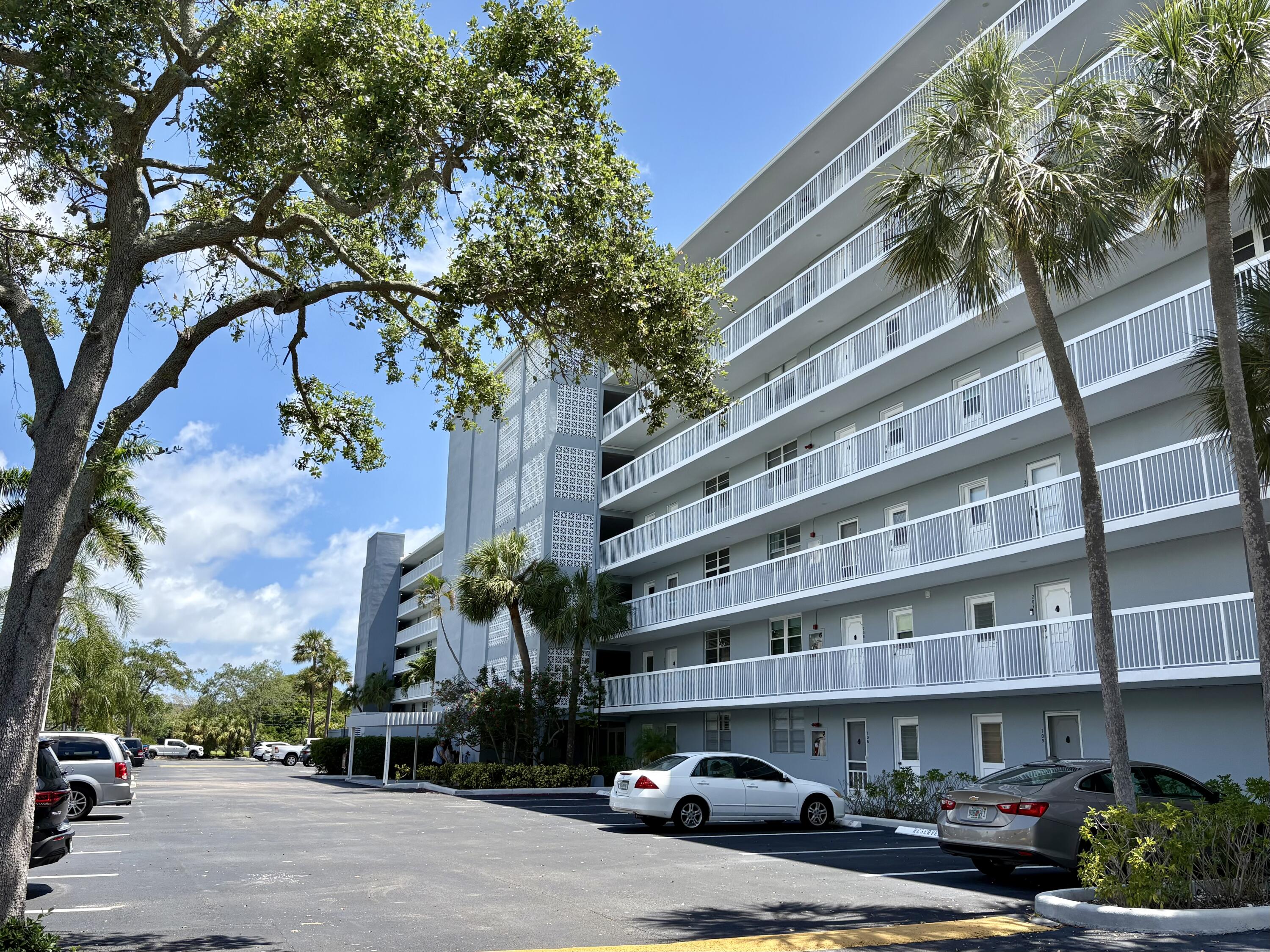 Alquilada 5700 NW 2nd Avenue 203, Boca Raton, FL 33487, Boca Raton, FL 33487