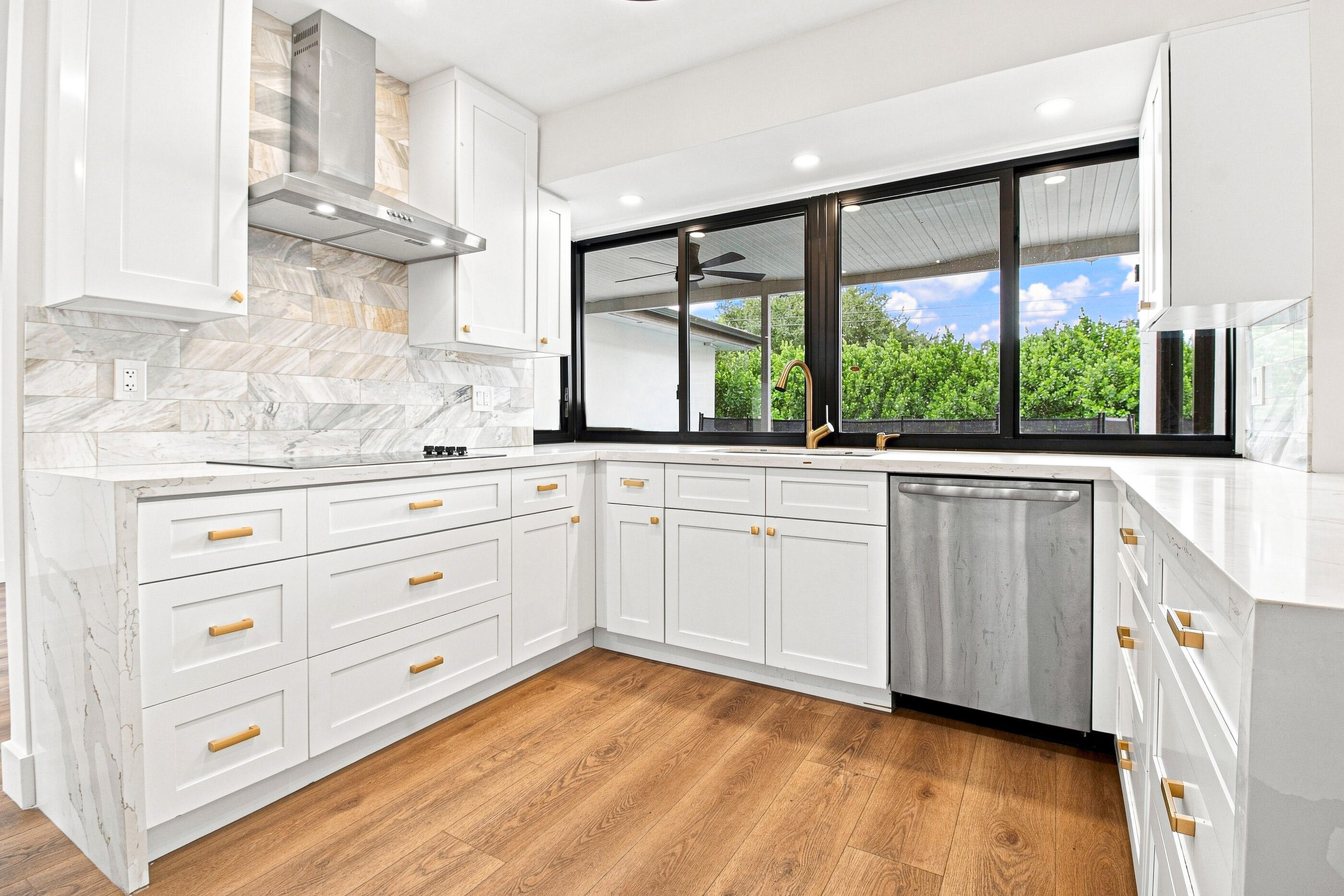 Foto de propiedad en 3900 N 45th Avenue, Hollywood, FL 33021 Hollywood con MLS# 