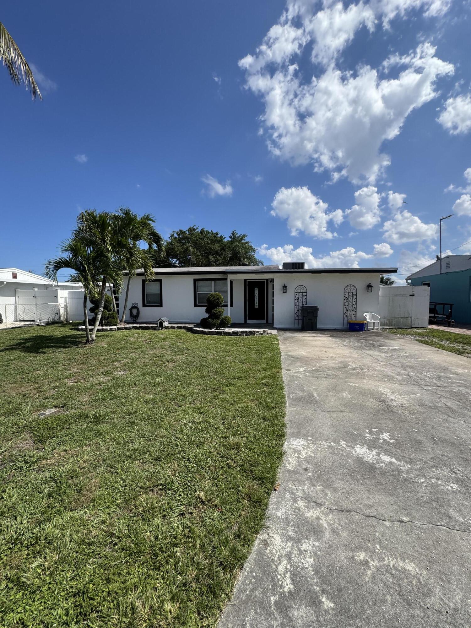 Alquilada 2905 Buckley Avenue 1, Lake Worth, FL 33461, Lake Worth, FL 33461