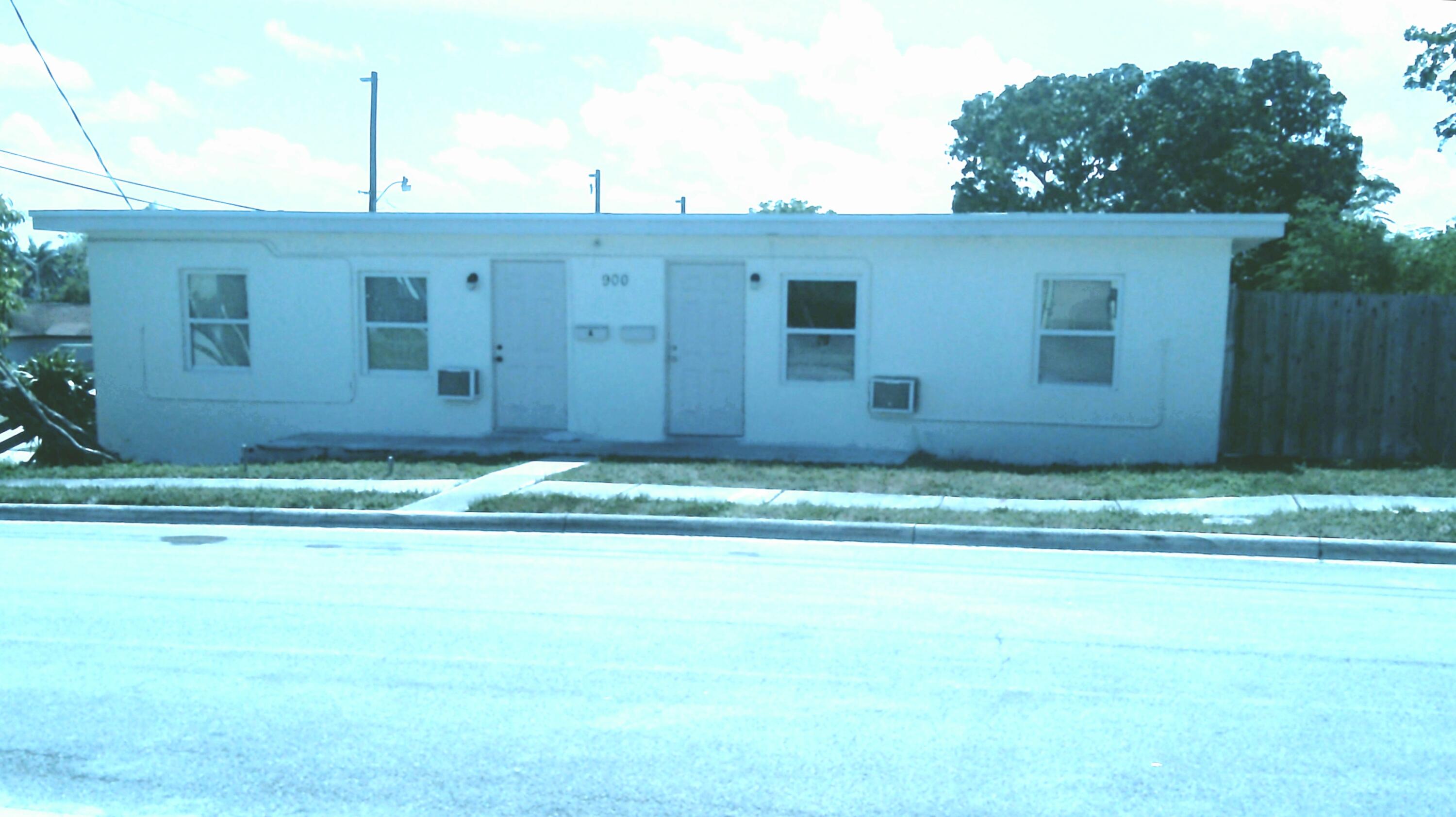 Foto de propiedad en 900 W 9th Street, Riviera Beach, FL 33404 Riviera Beach con MLS# 