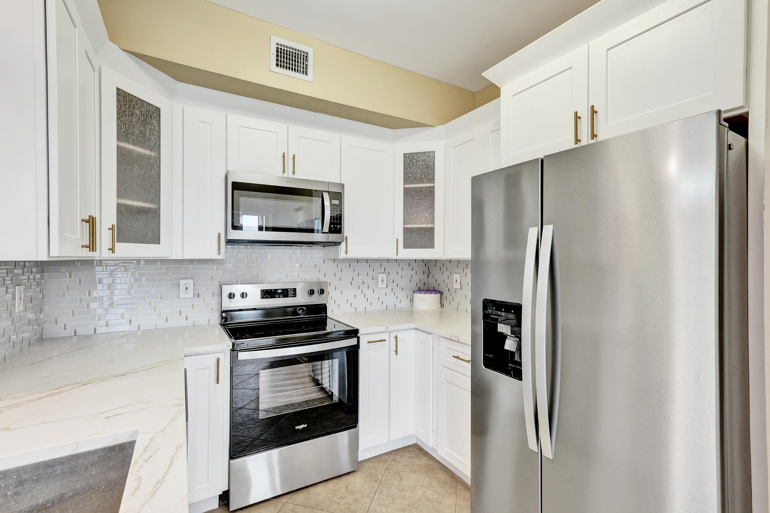 Foto de propiedad en 651 Okeechobee Boulevard 1010, West Palm Beach, FL 33401 West Palm Beach con MLS# 