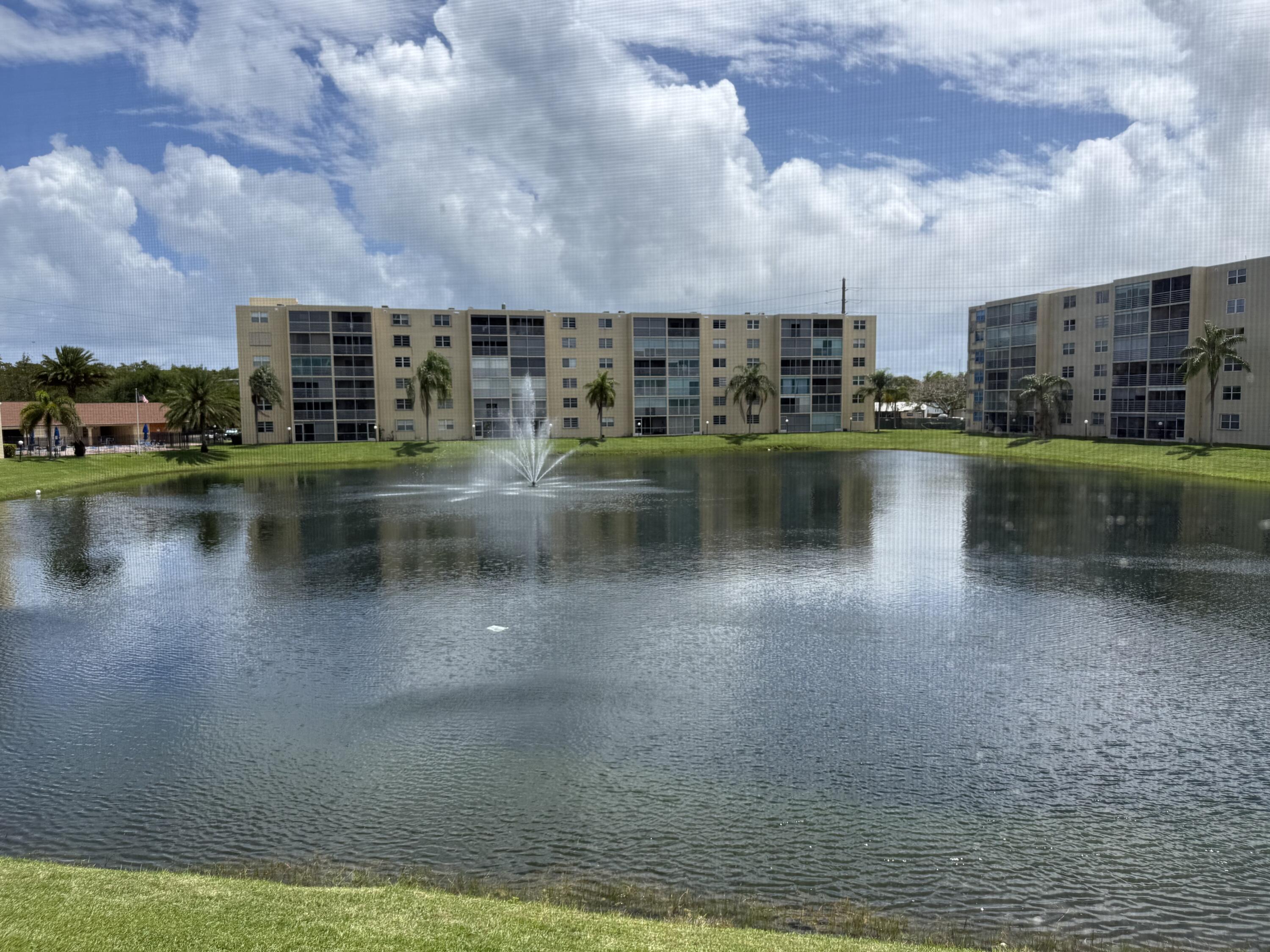 Foto de propiedad en 401 SE 3rd Street 204, Dania Beach, FL 33004 Dania Beach con MLS# 