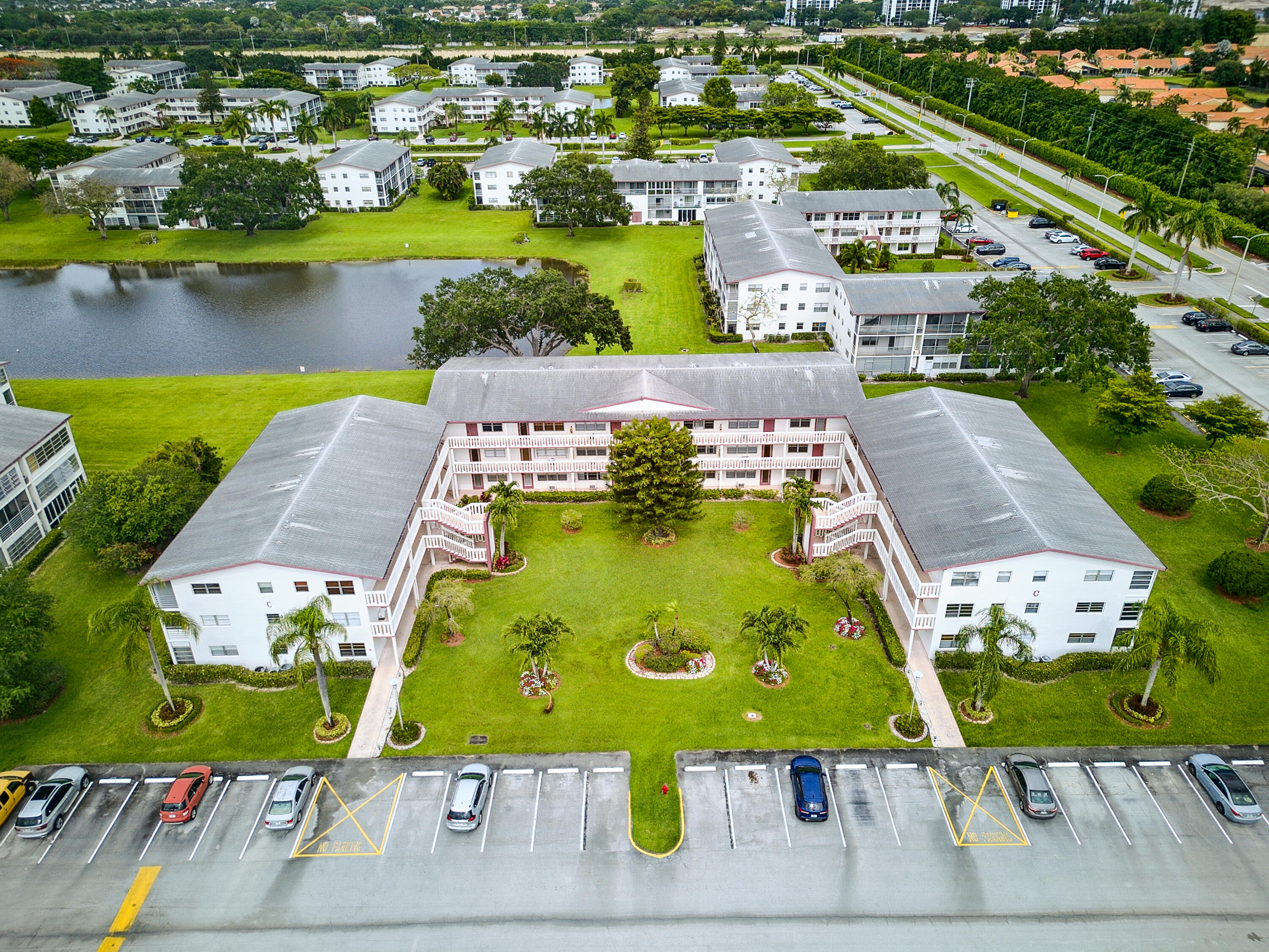 Foto de propiedad en 96 Fanshaw C, Boca Raton, FL 33434 Boca Raton con MLS# 