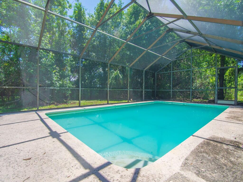 Foto de propiedad en 7907 Lockwood Drive, Fort Pierce, FL 34951 Fort Pierce con MLS# 
