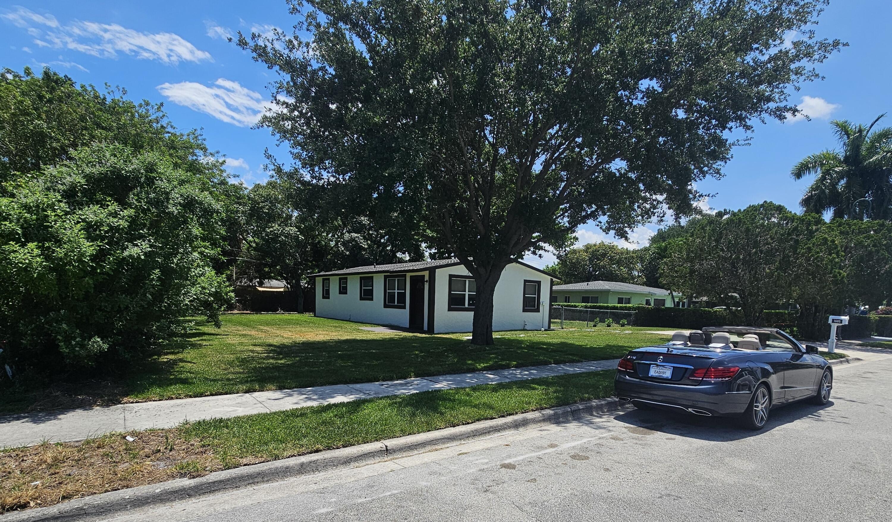 Foto de propiedad en 1605 W 10th Street, Riviera Beach, FL 33404 Riviera Beach con MLS# 