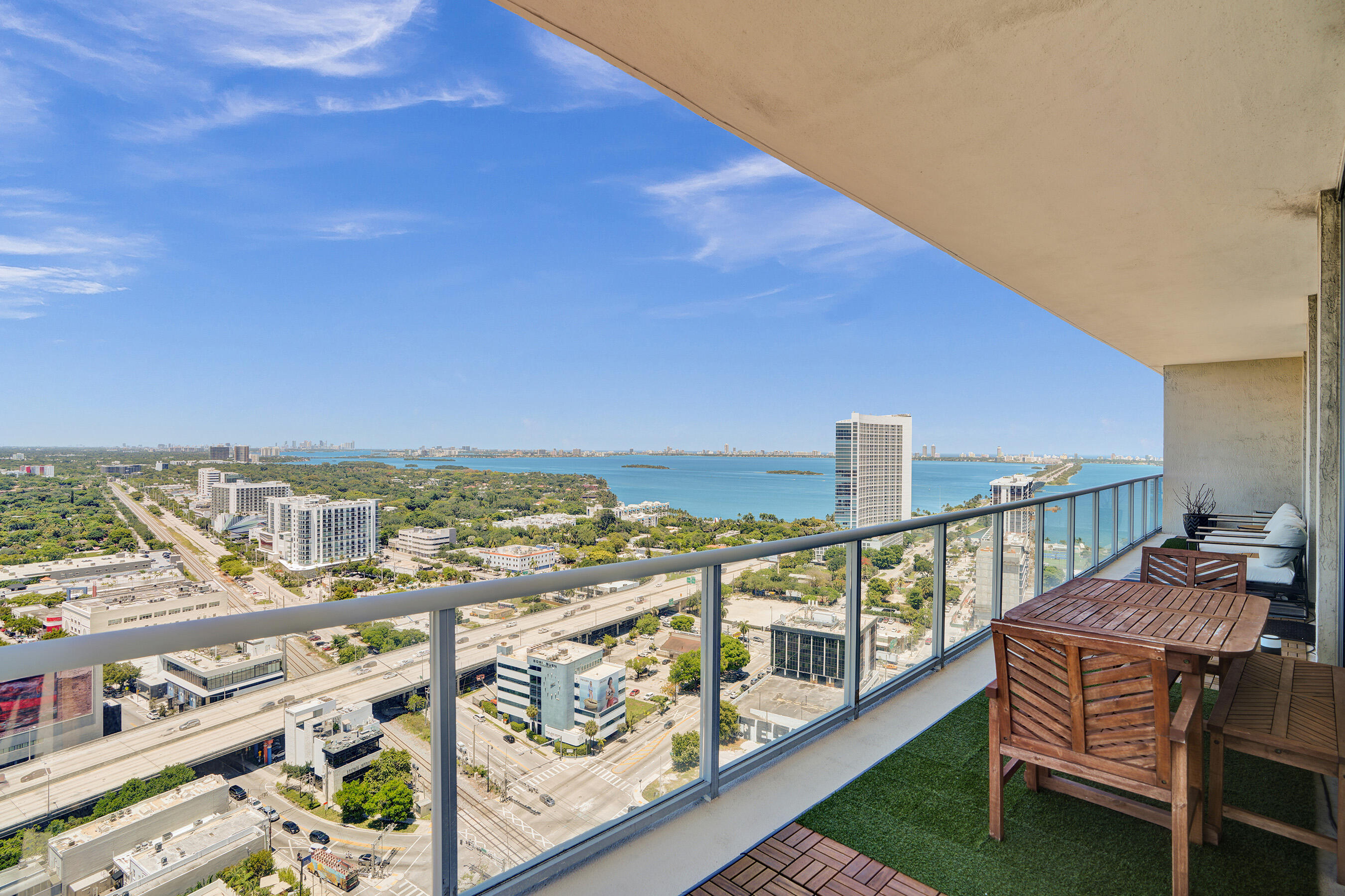 Foto de propiedad en 3470 E Coast Avenue H2704, Miami, FL 33137 Miami con MLS# 