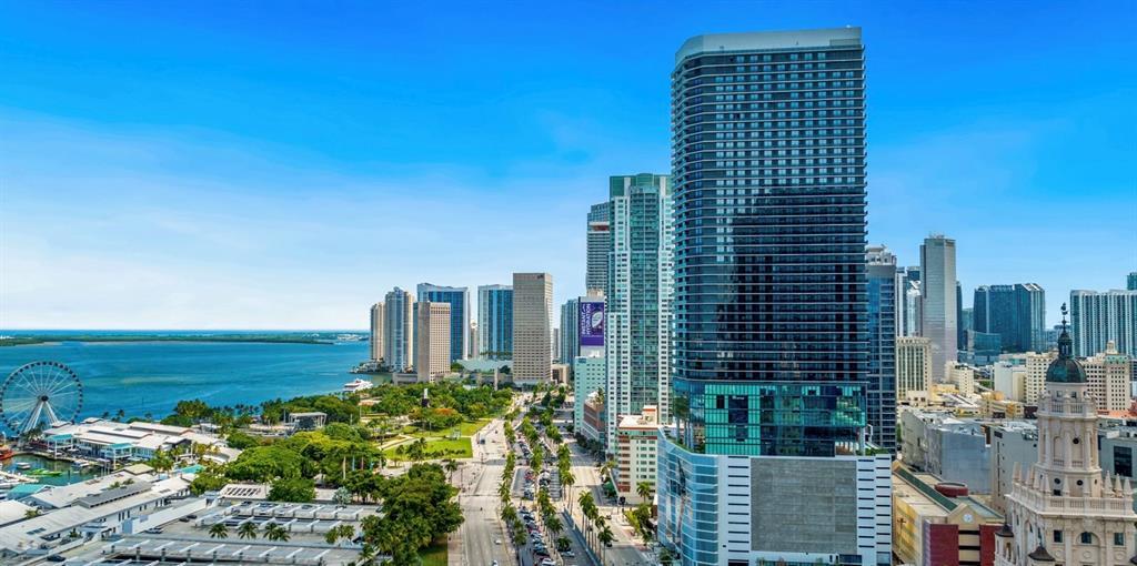 Foto de propiedad en 398 NE 5th Street 4015, Miami, FL 33132 Miami con MLS#
