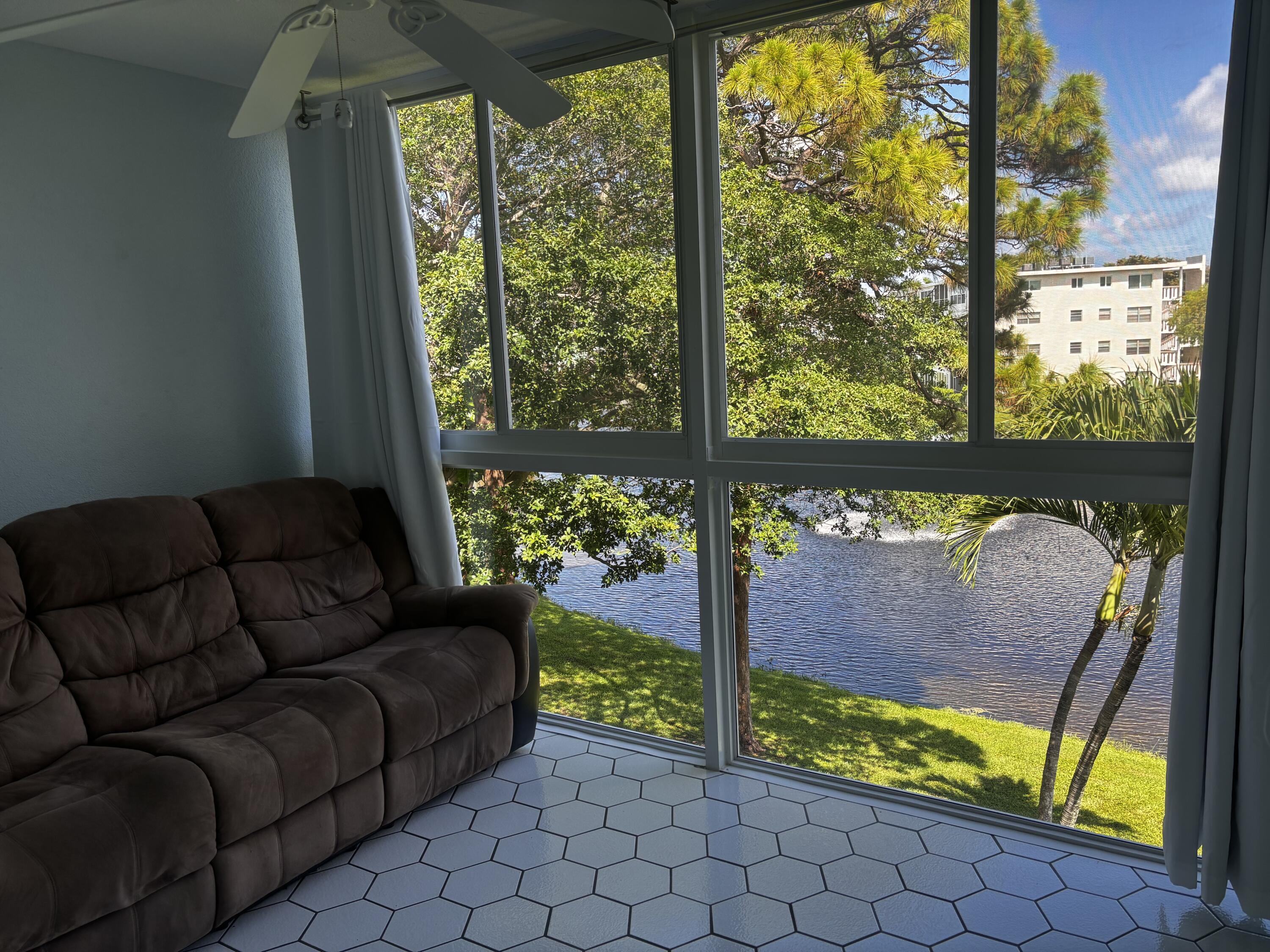 Foto de propiedad en 309 Grantham A, Deerfield Beach, FL 33442 Deerfield Beach con MLS# 