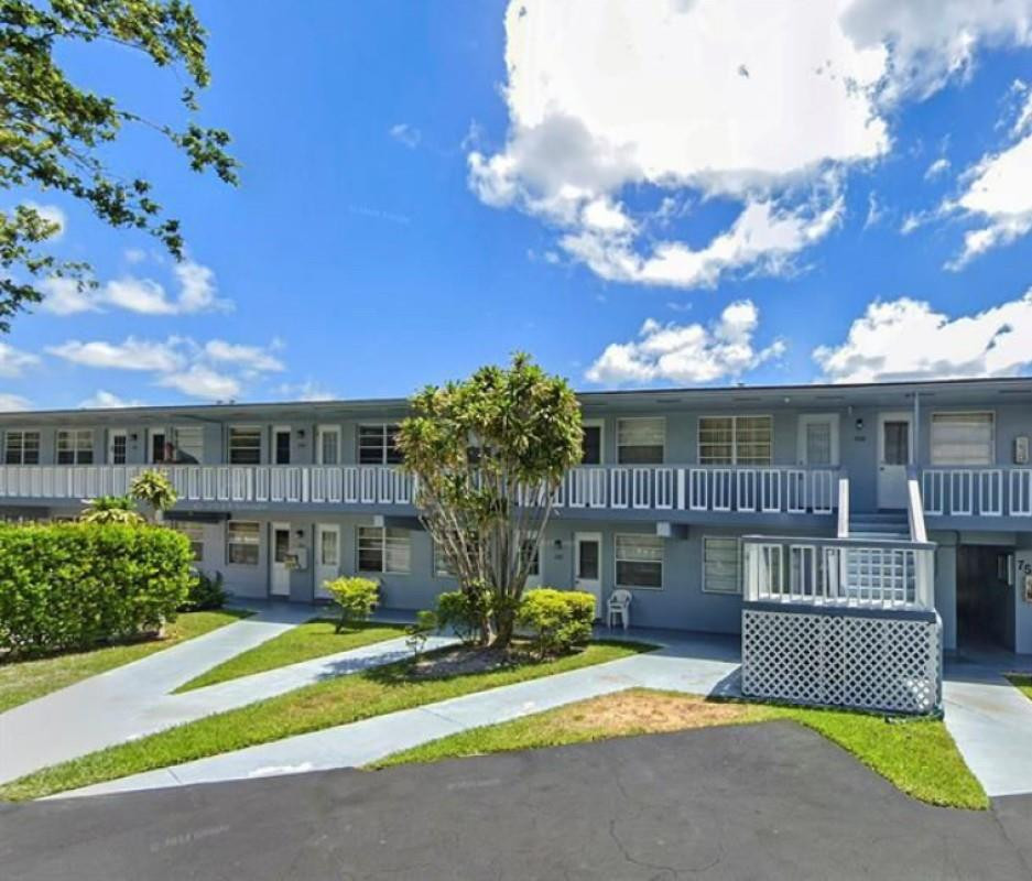 Foto de propiedad en 701 Pine Drive 107, Pompano Beach, FL 33060 Pompano Beach con MLS# 