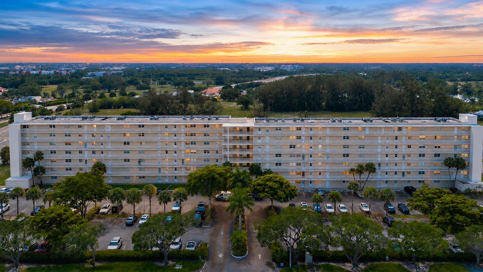 Foto de propiedad en 5961 NW 2nd Avenue #302, Boca Raton, FL 33487 Boca Raton con MLS# 