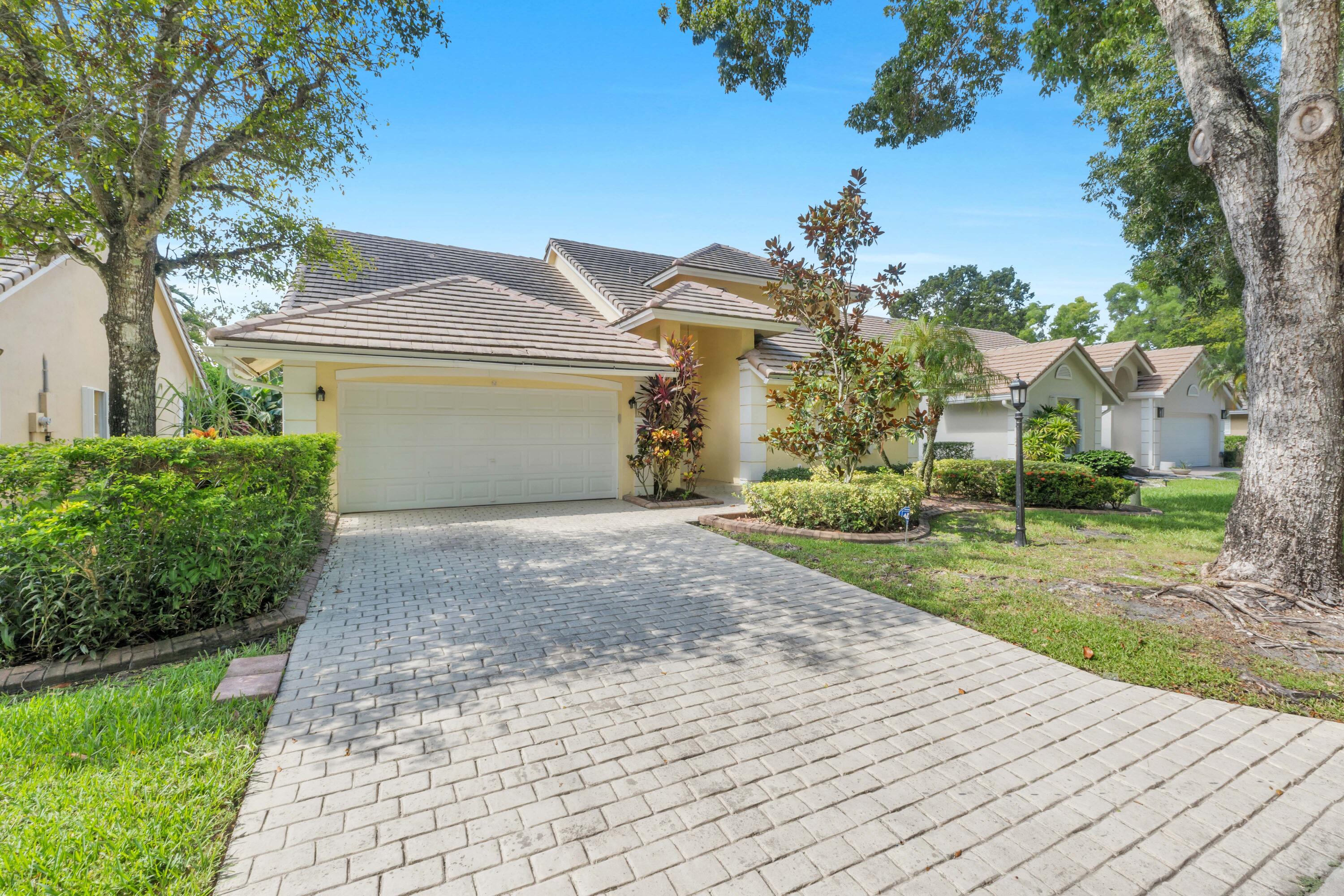 Foto de propiedad en 12720 NW 20th Court, Coral Springs, FL 33071 Coral Springs con MLS# 
