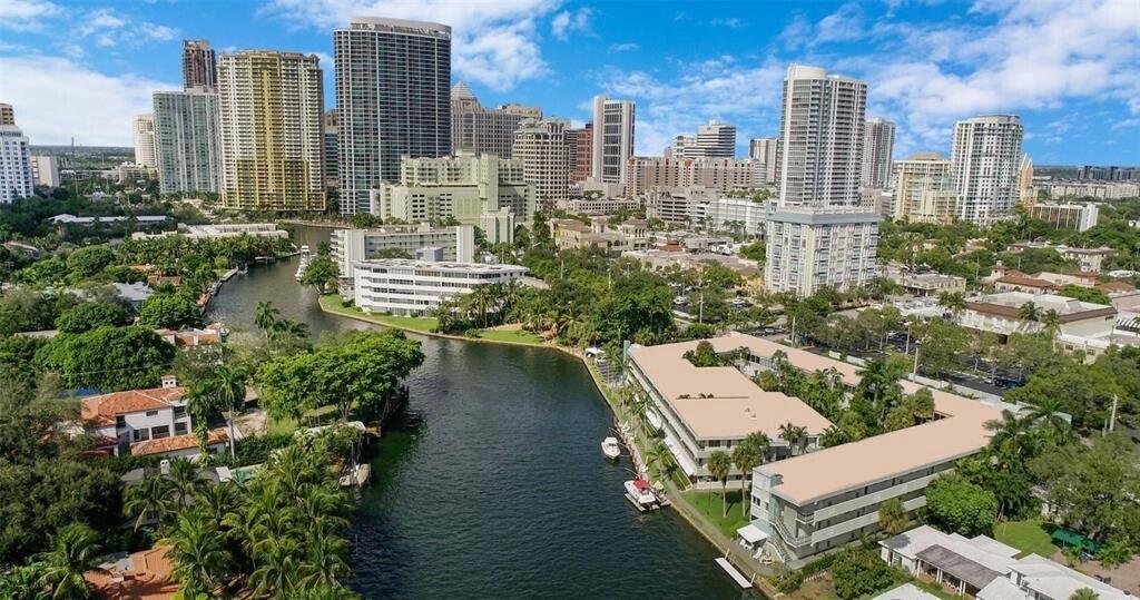 Foto de propiedad en 1000 SE 4th Street 209-210, Fort Lauderdale, FL 33301 Fort Lauderdale con MLS# 