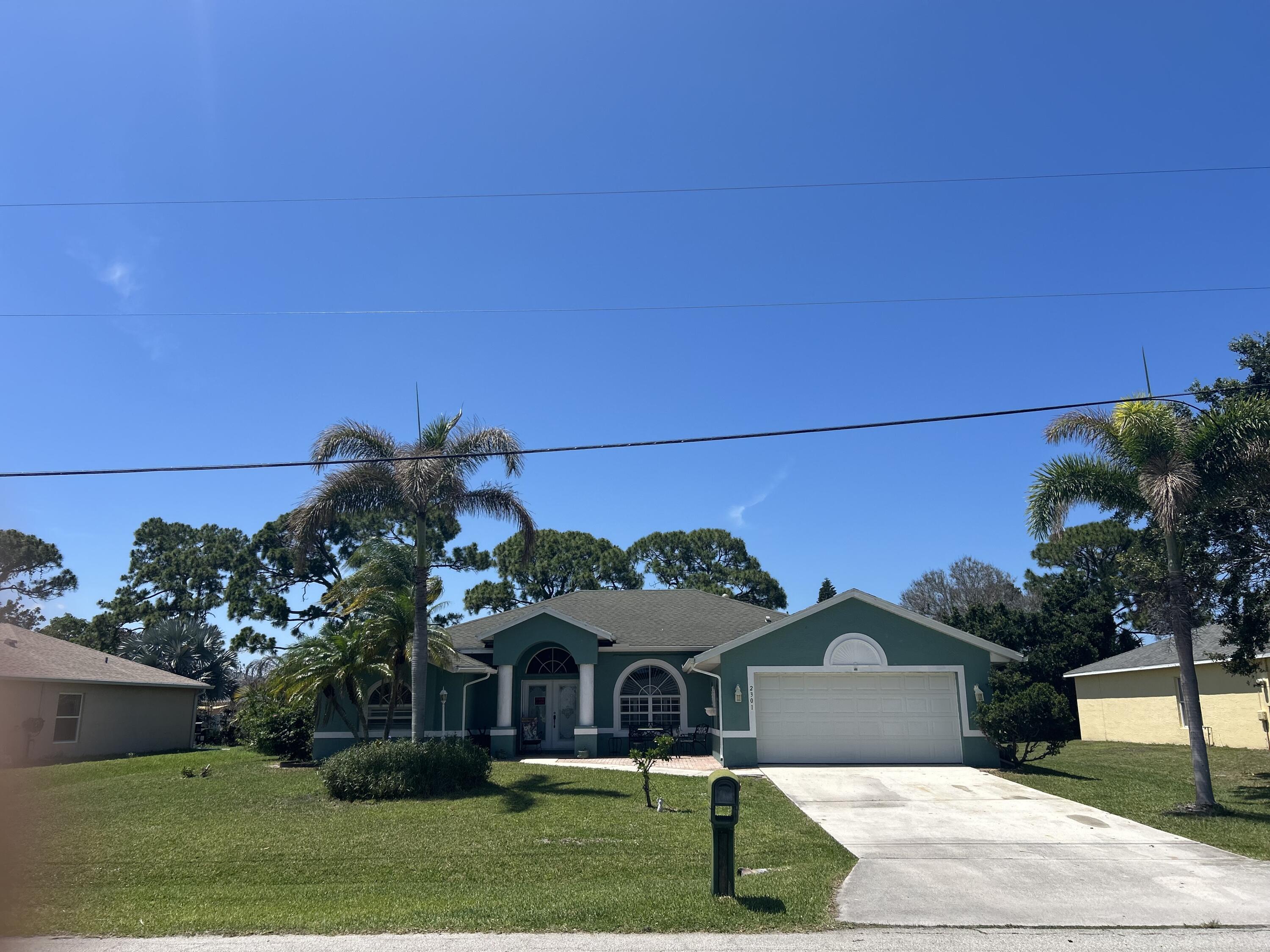 Foto de propiedad en 2301 SE Mariola Avenue SE, Port St. Lucie, FL 34952 Port St. Lucie con MLS# 