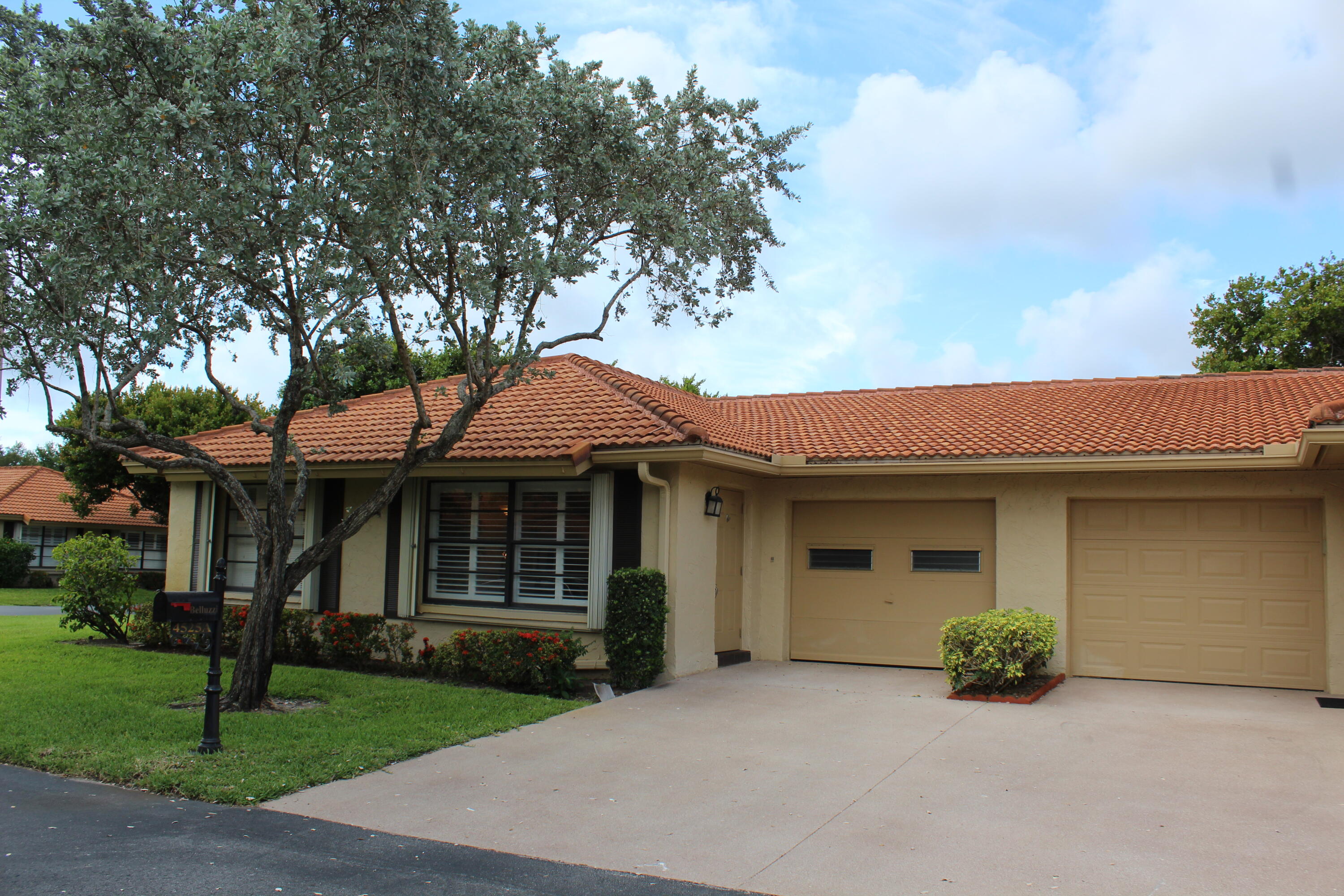 Foto de propiedad en 4525 Nutmeg Tree Lane A, Boynton Beach, FL 33436 Boynton Beach con MLS# 