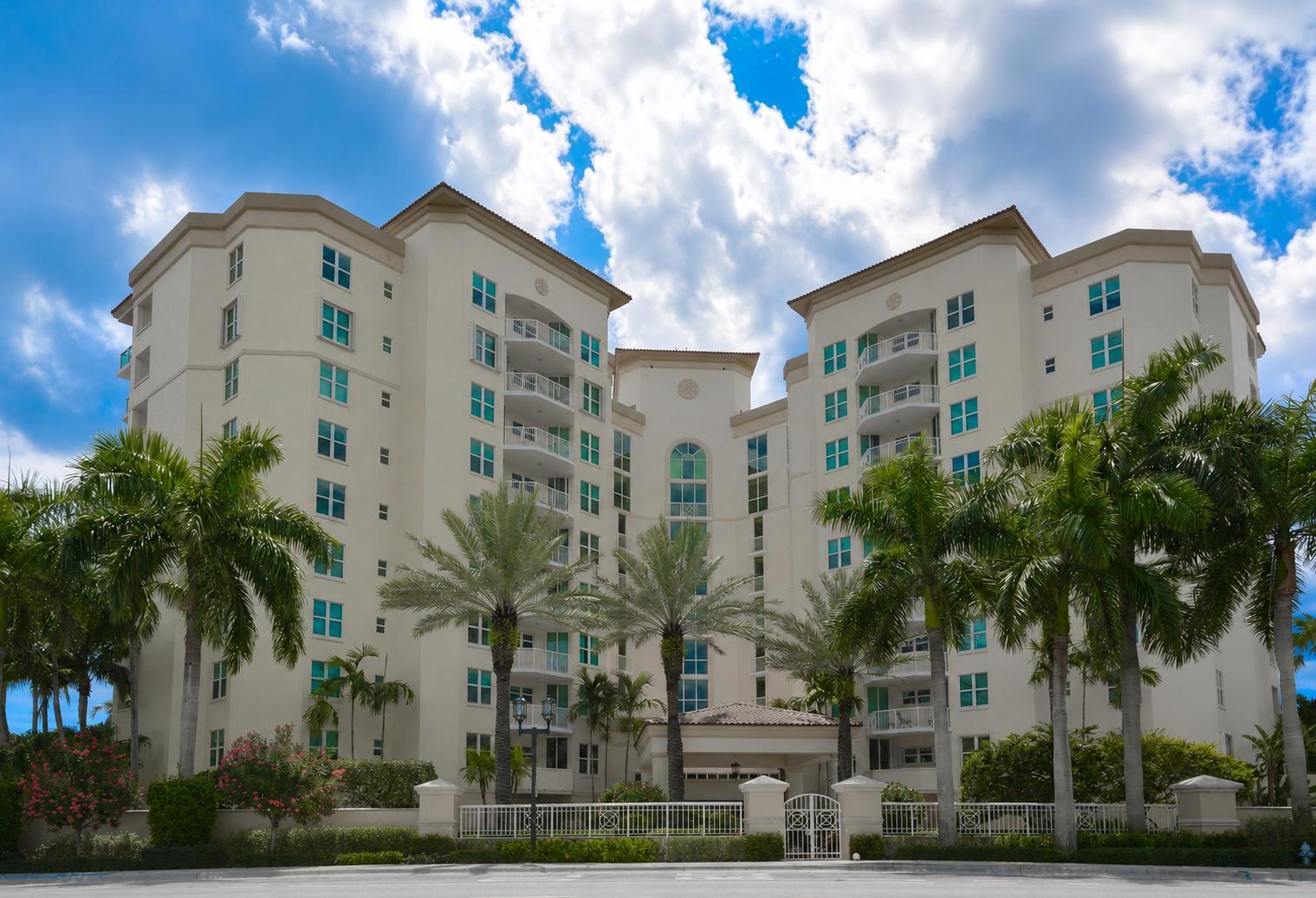 Foto de propiedad en 550 SE Mizner Boulevard B702, Boca Raton, FL 33432 Boca Raton con MLS# 