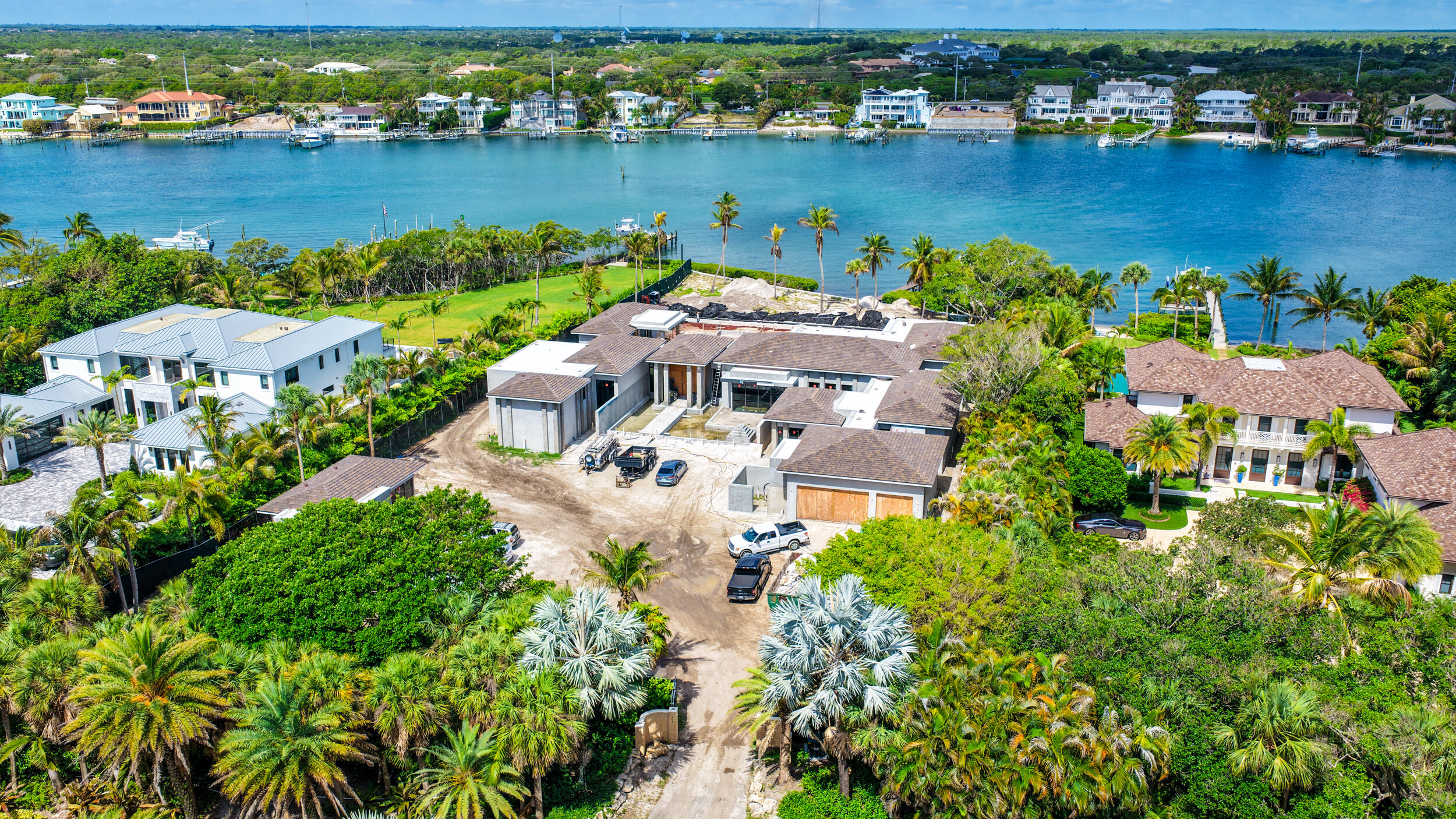 Foto de propiedad en 508 S Beach Road, Jupiter Island, FL 33455 Jupiter Island con MLS# 