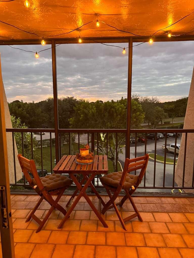 Foto de propiedad en 13707 Kendale Lakes Circle Ph13, Miami, FL 33183 Miami con MLS# 