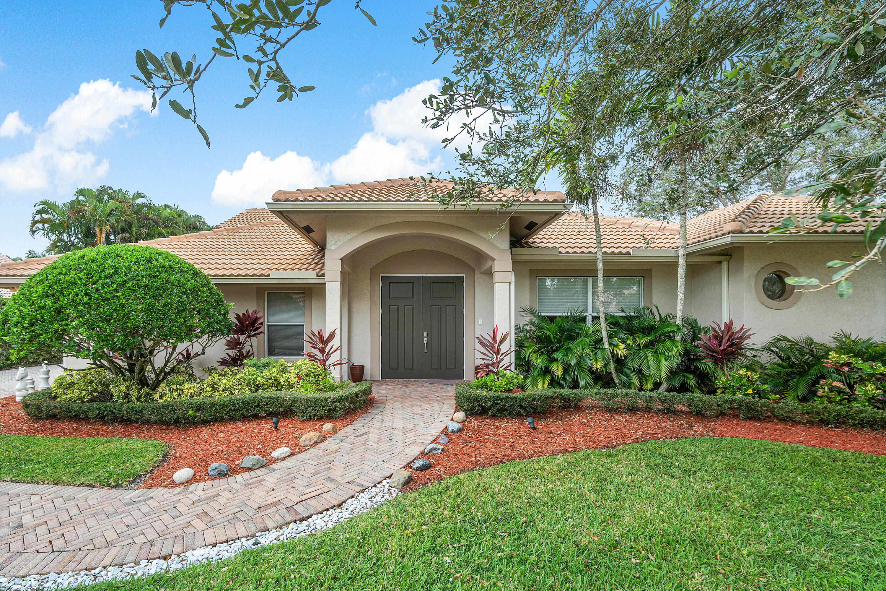 Foto de propiedad en 45 Dunbar Road, Palm Beach Gardens, FL 33418 Palm Beach Gardens con MLS# 