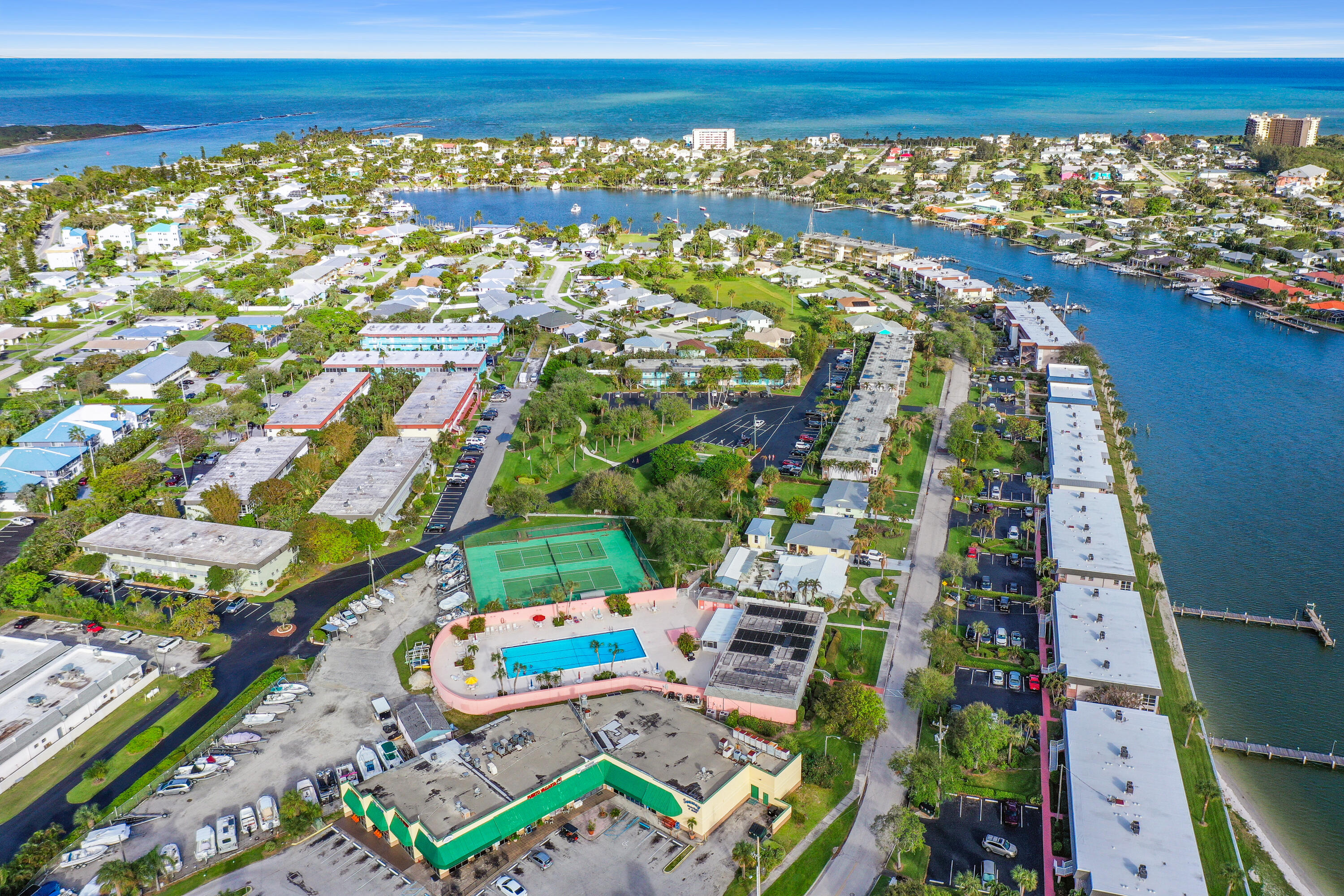 Foto de propiedad en 1309 Bayshore Drive 203, Fort Pierce, FL 34949 Fort Pierce con MLS# 